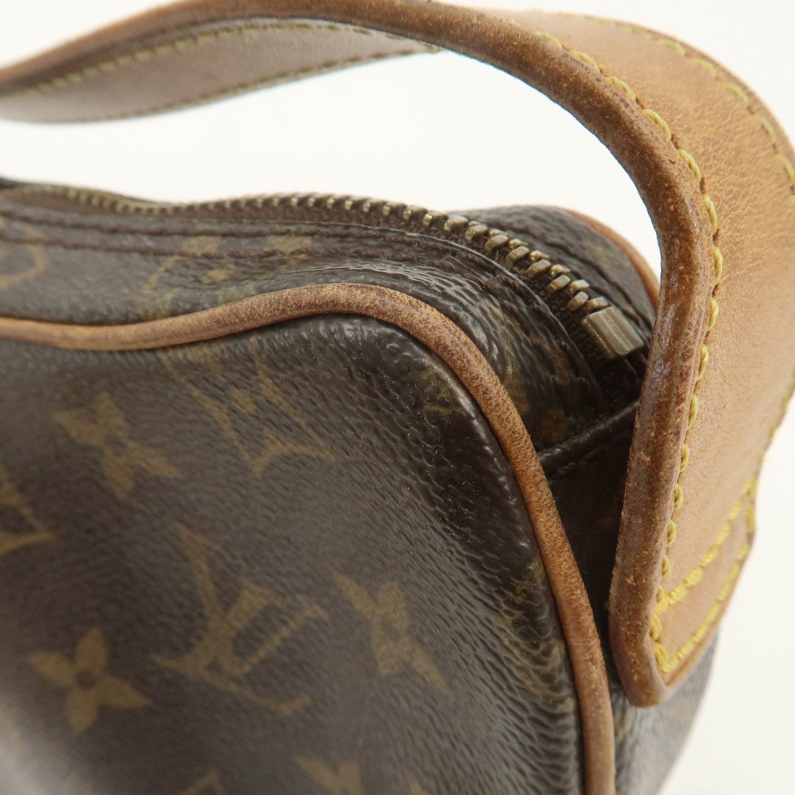 Louis Vuitton Monogram Pochette Croissant Shoulder Bag M51510