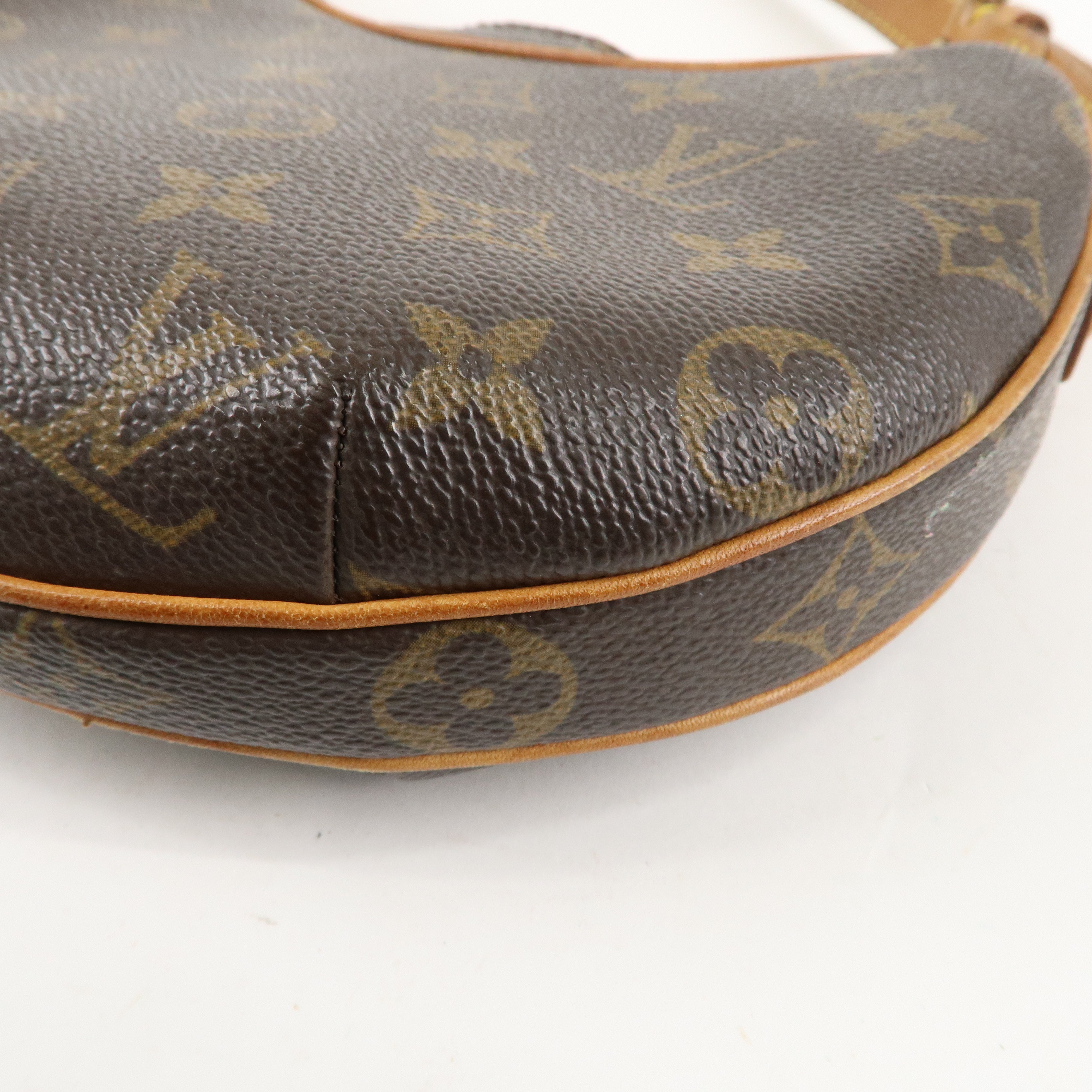 Louis Vuitton Monogram Pochette Croissant Shoulder Bag M51510