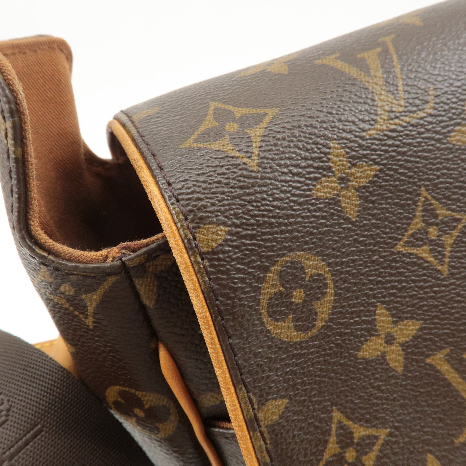 Louis Vuitton Monogram Abbesses Messenger Bag Hand Bag M45257