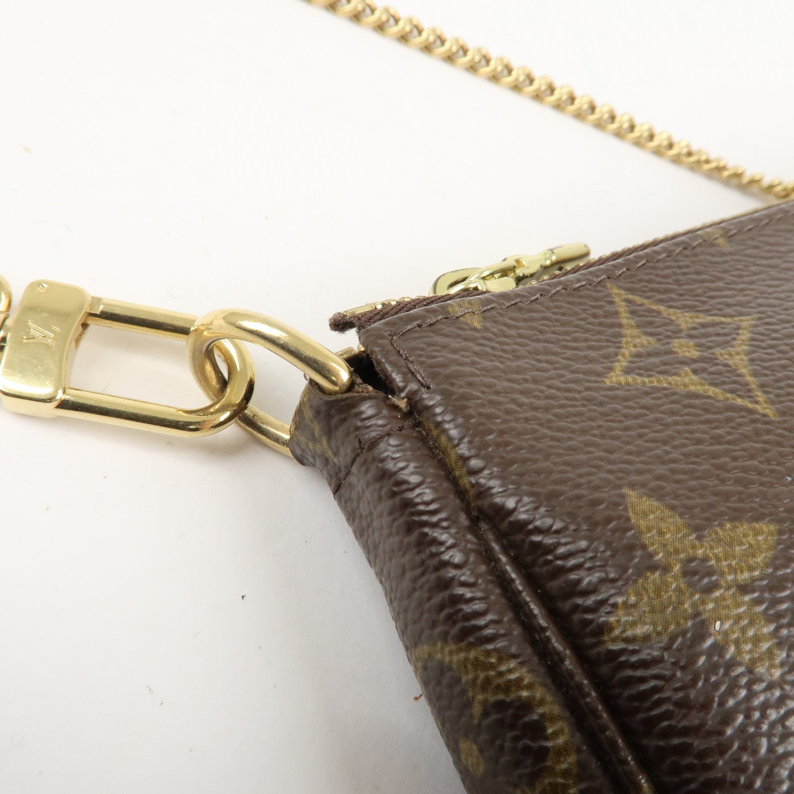 Louis Vuitton Monogram Mini Pochette Accessoires Pouch M58009