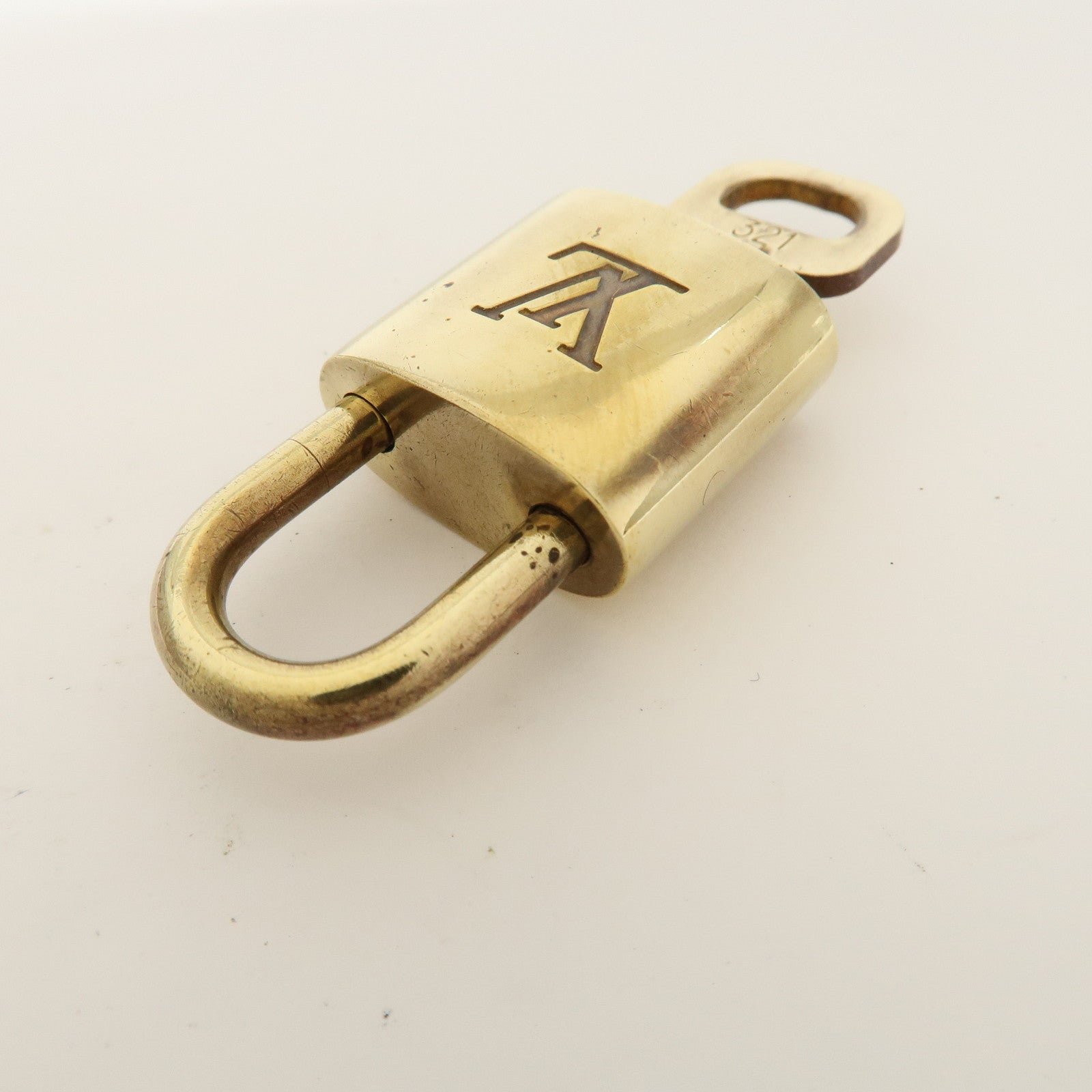 Louis Vuitton Set of 10 Lock 
Key Cadena Key Lock Metal Gold Used