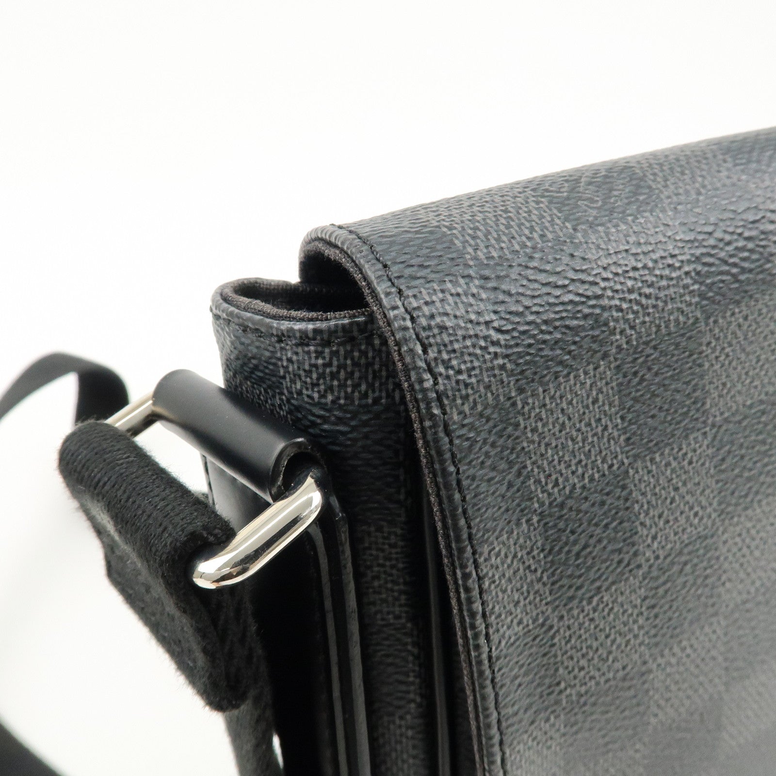 Louis Vuitton Damier Graphite District PM Shoulder Bag N41260 Used