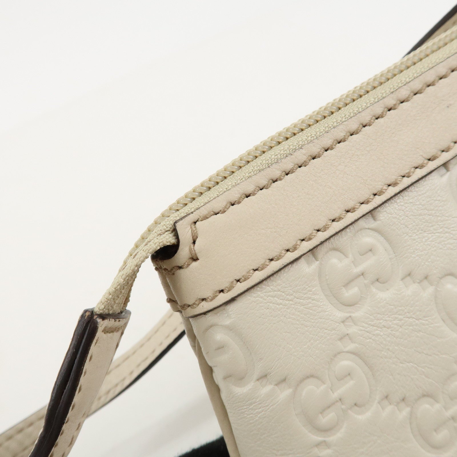 GUCCI Guccissima Leather Pouch Shoulder Bag Ivory 272381 Used