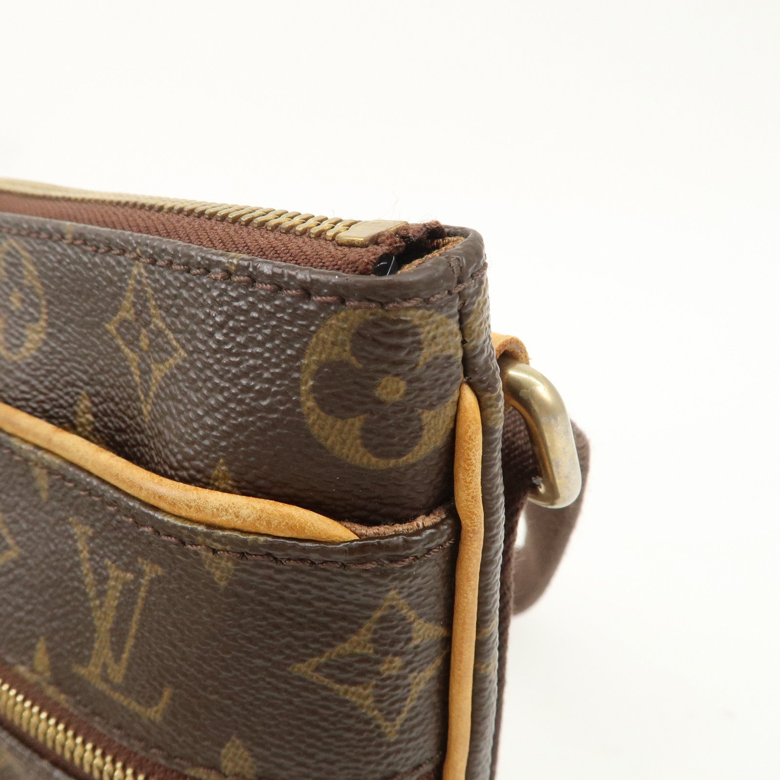 Louis Vuitton Monogram Pochette Valmy Shoulder Bag M40524