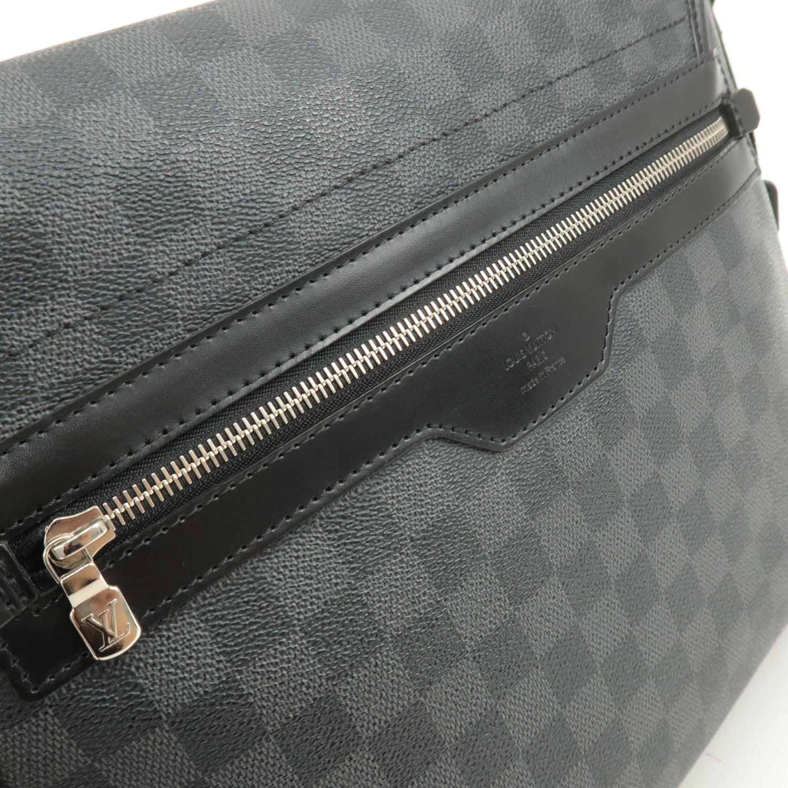 Louis Vuitton Damier Graphit Daniel MM Shoulder Bag N58029