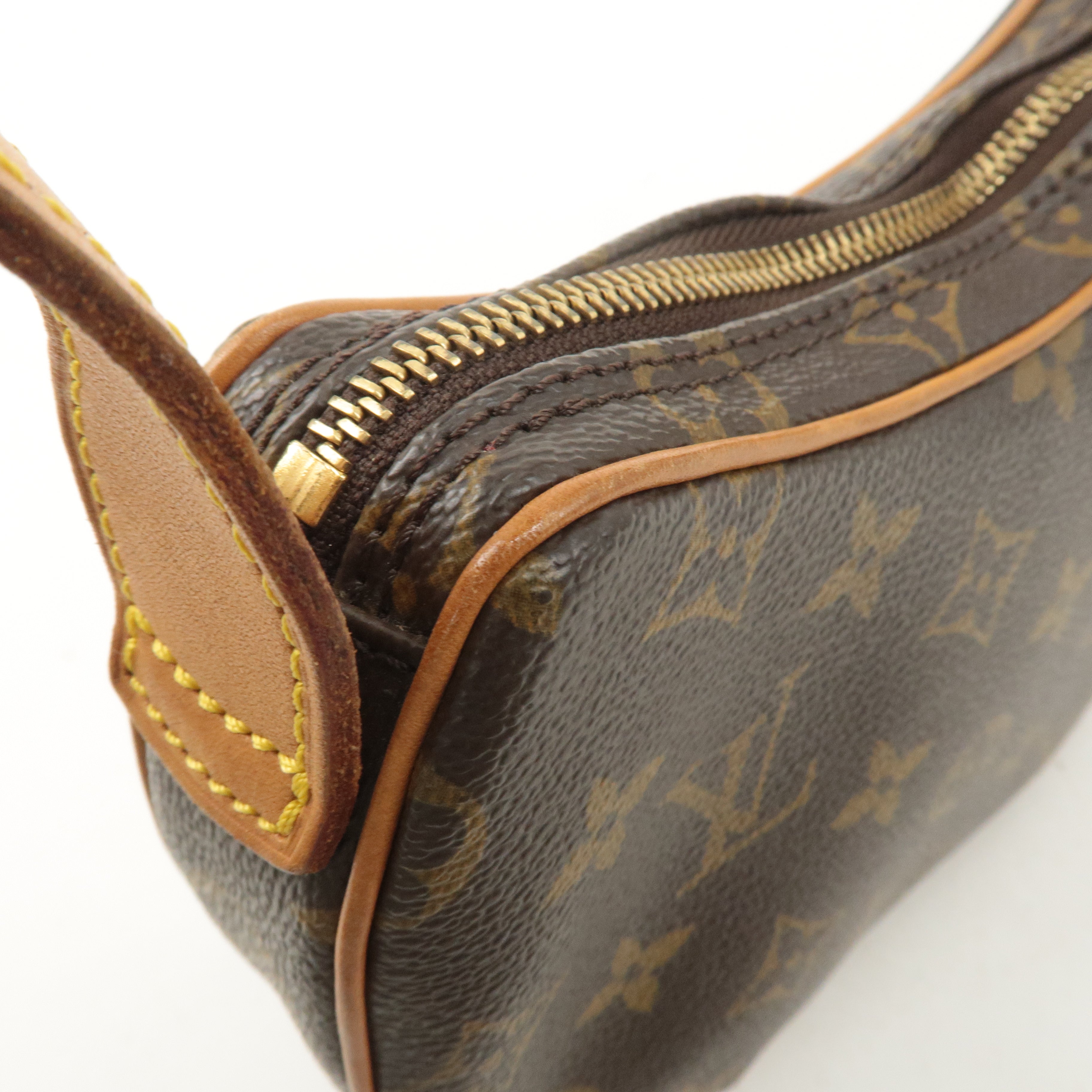 Louis Vuitton Monogram Pochette Croissant Shoulder Bag M51510