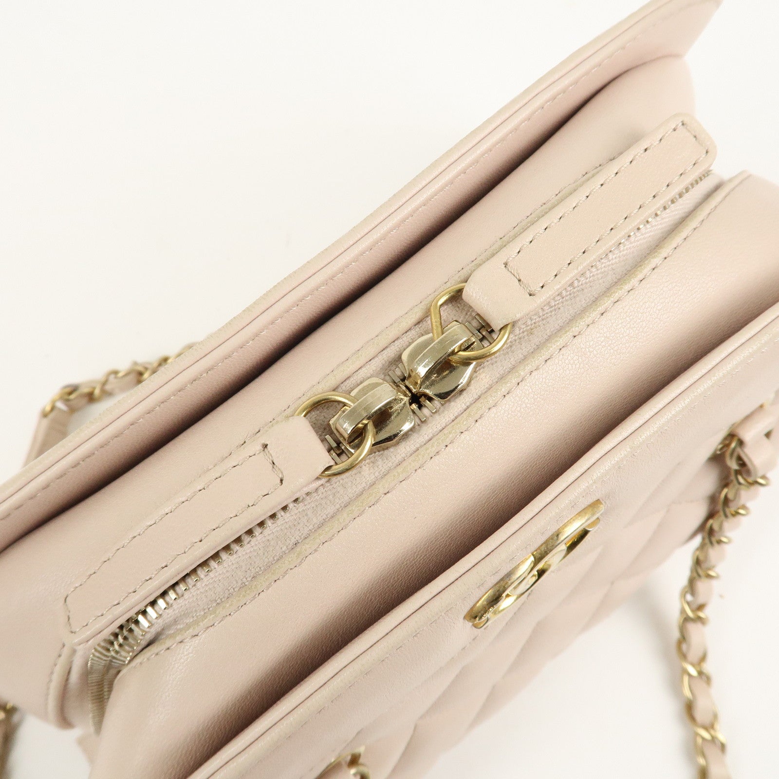 CHANEL Matelasse Lamb Skin Chain Shoulder Bag Pink Beige