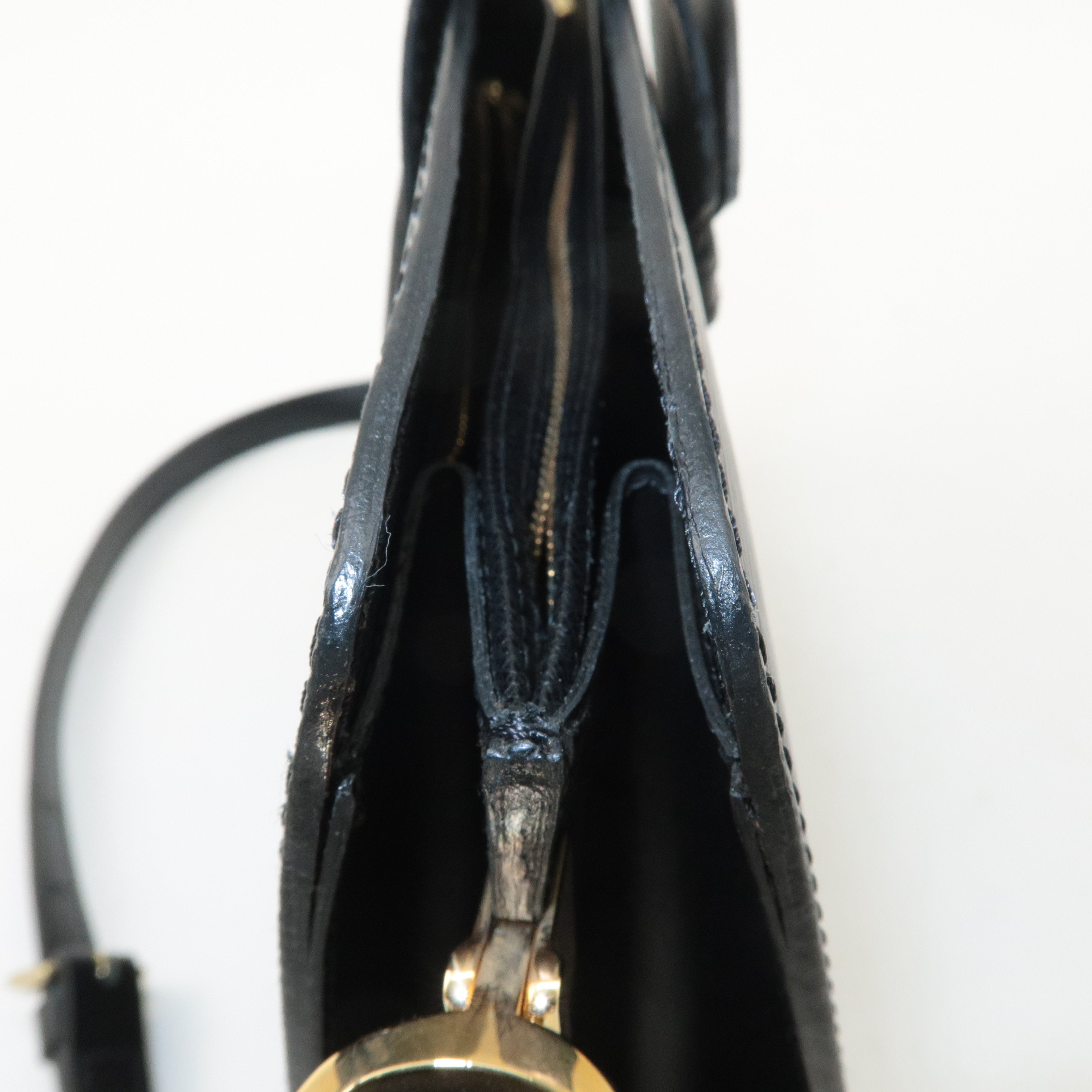 Louis Vuitton Epi Leather Courcelles Shoulder Bag Noir Black