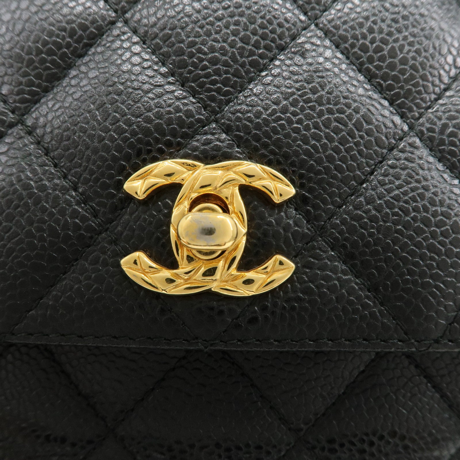 CHANEL Matelasse Caviar Skin Shoulder Bag Black 2944818 Used