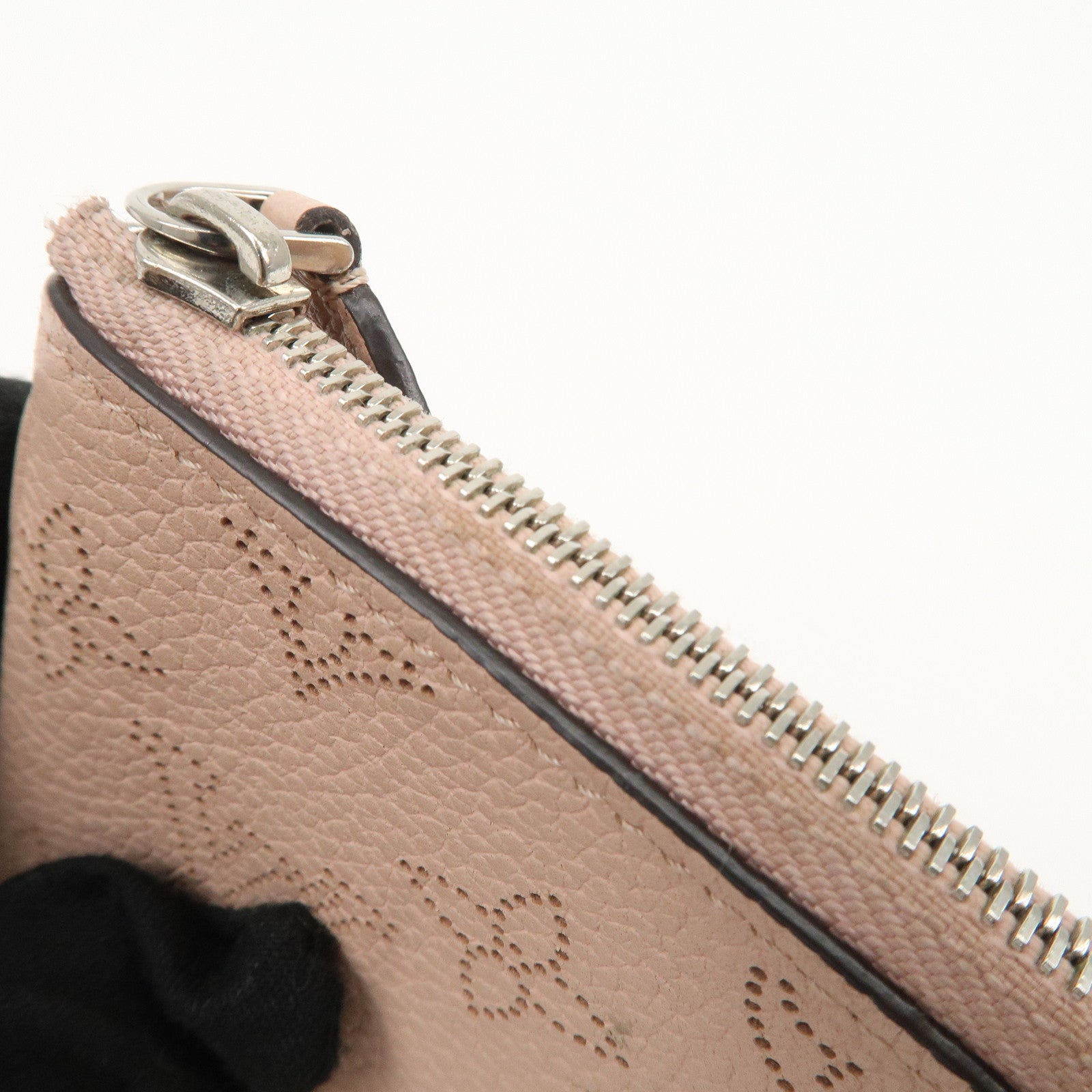 Louis Vuitton Monogram Mahina Pochette Cles Magnolia Pink M69508