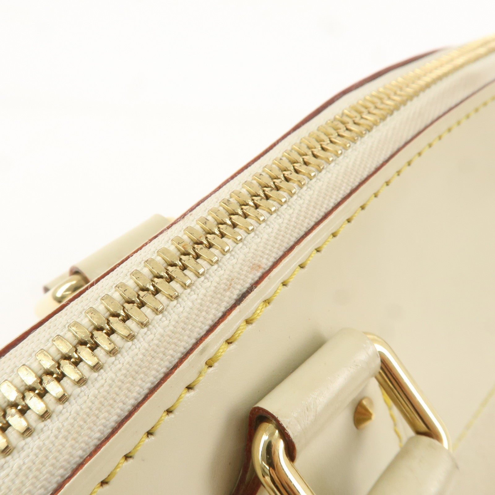 Louis Vuitton Suhari Lock It PM Hand Bag Blanc M91887