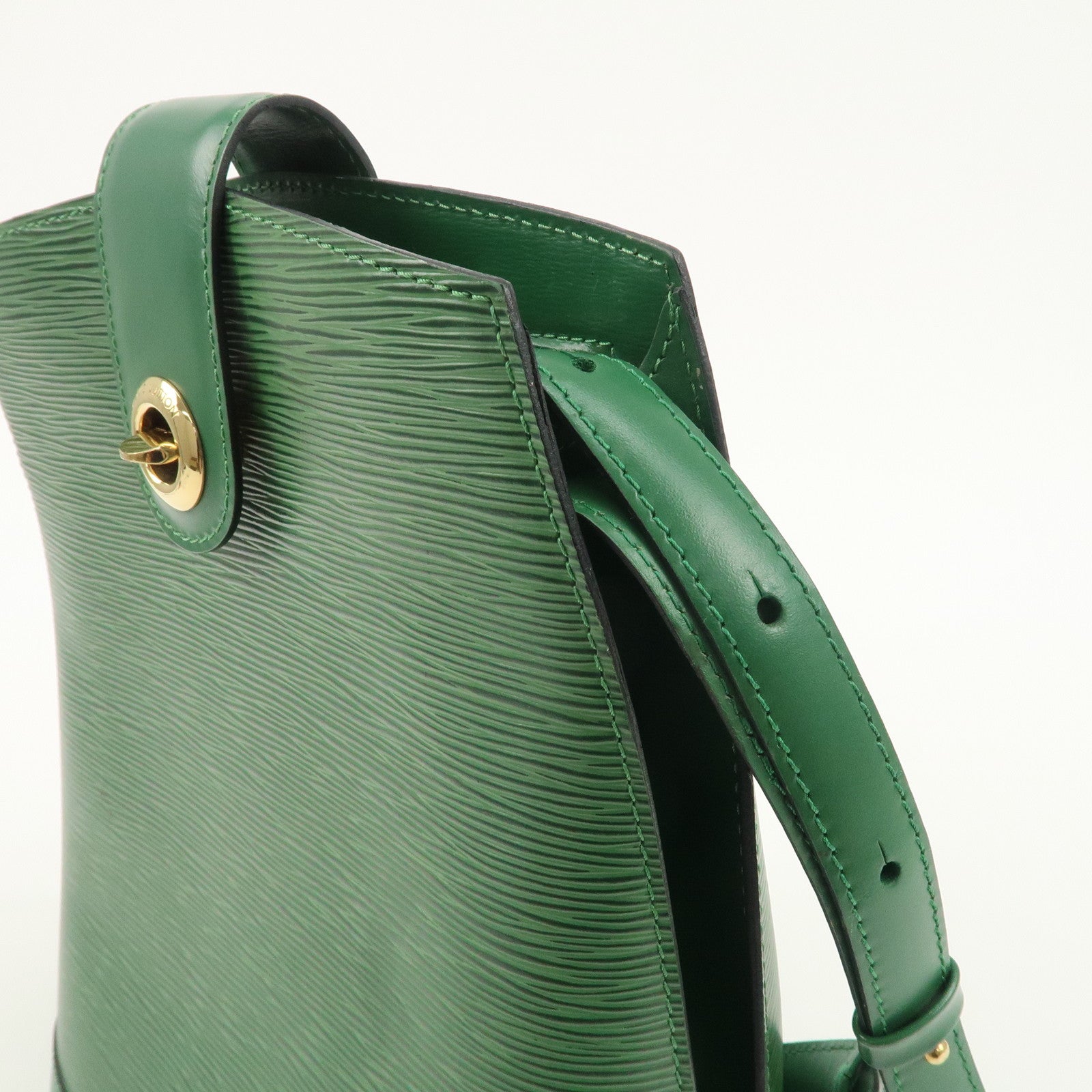 Louis Vuitton Epi Cluny Shoulder Bag Borneo Green M52254 Used