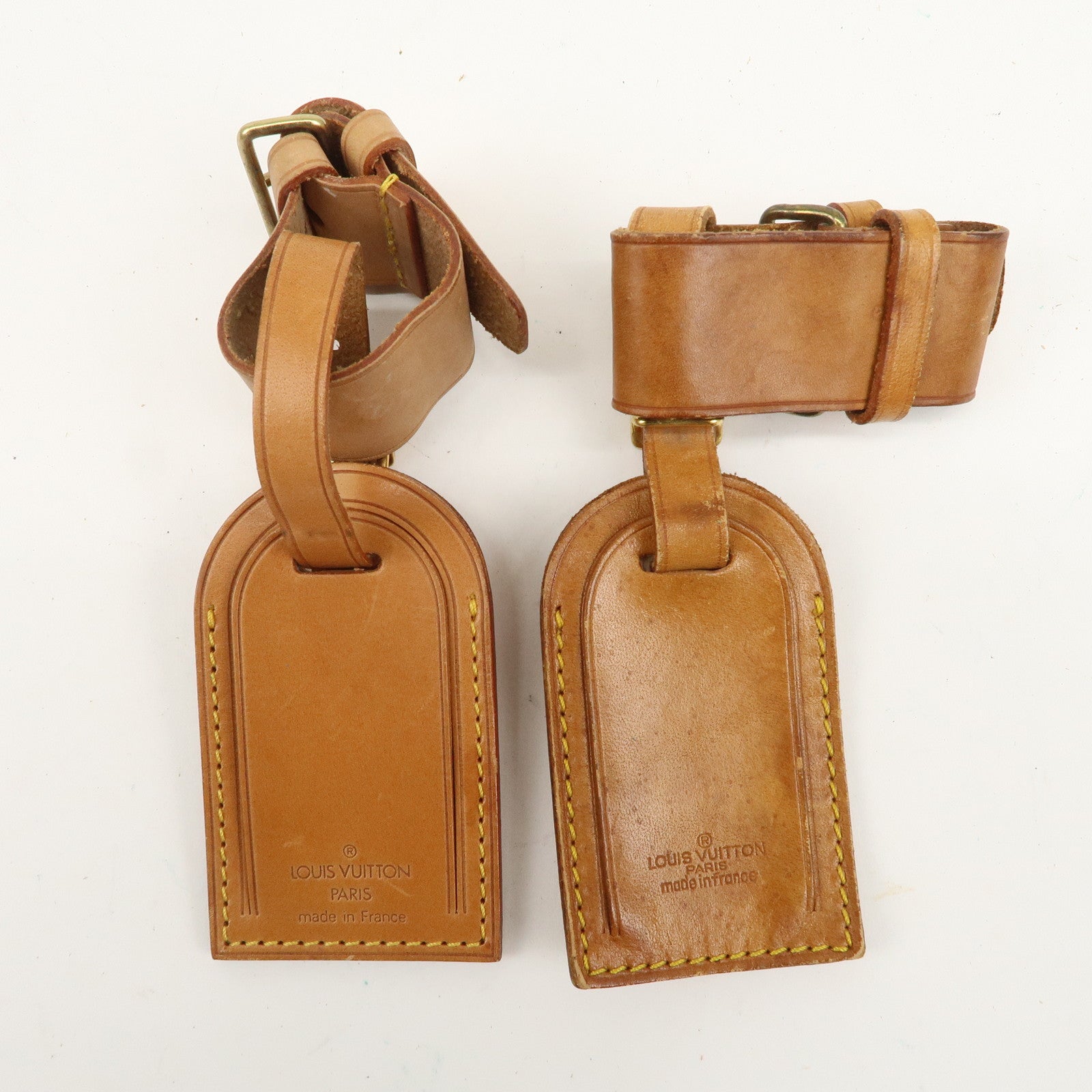 Louis Vuitton Set of 20 Leather Name Tag 
Poignet Natural