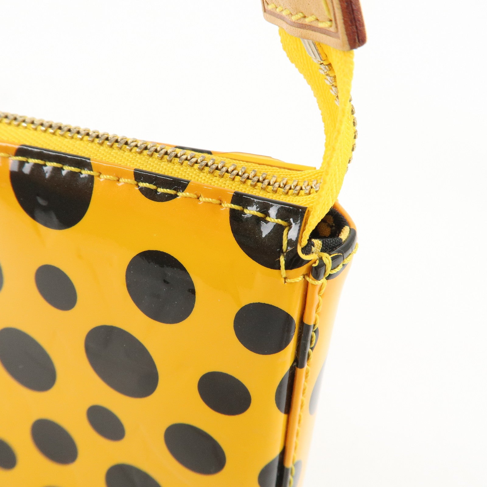 Louis Vuitton Vernis Pochette Accessoires Yayoi Kusama Dot M91426