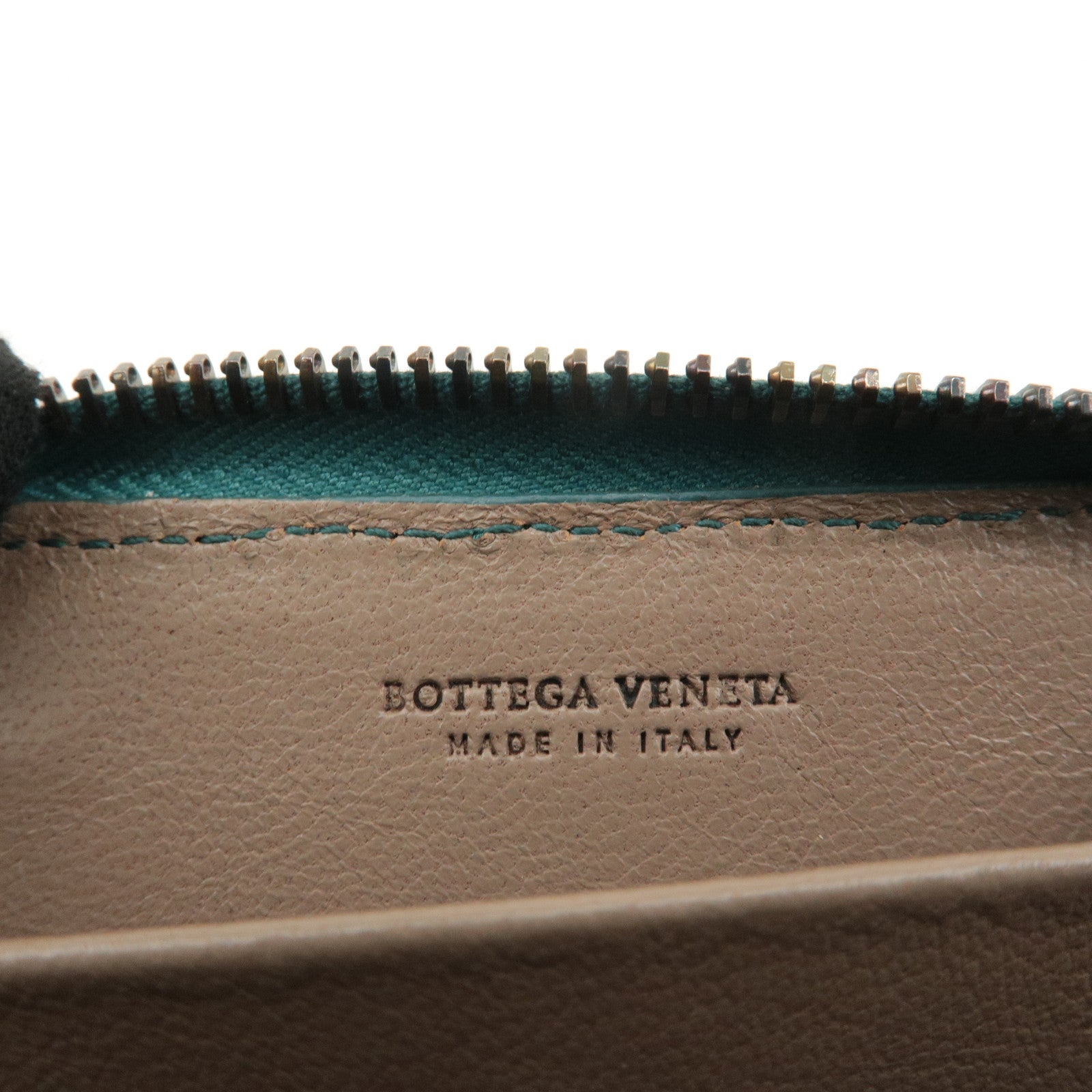 BOTTEGA VENETA Intrecciato Leather Round Zipper Coin Purse 114075