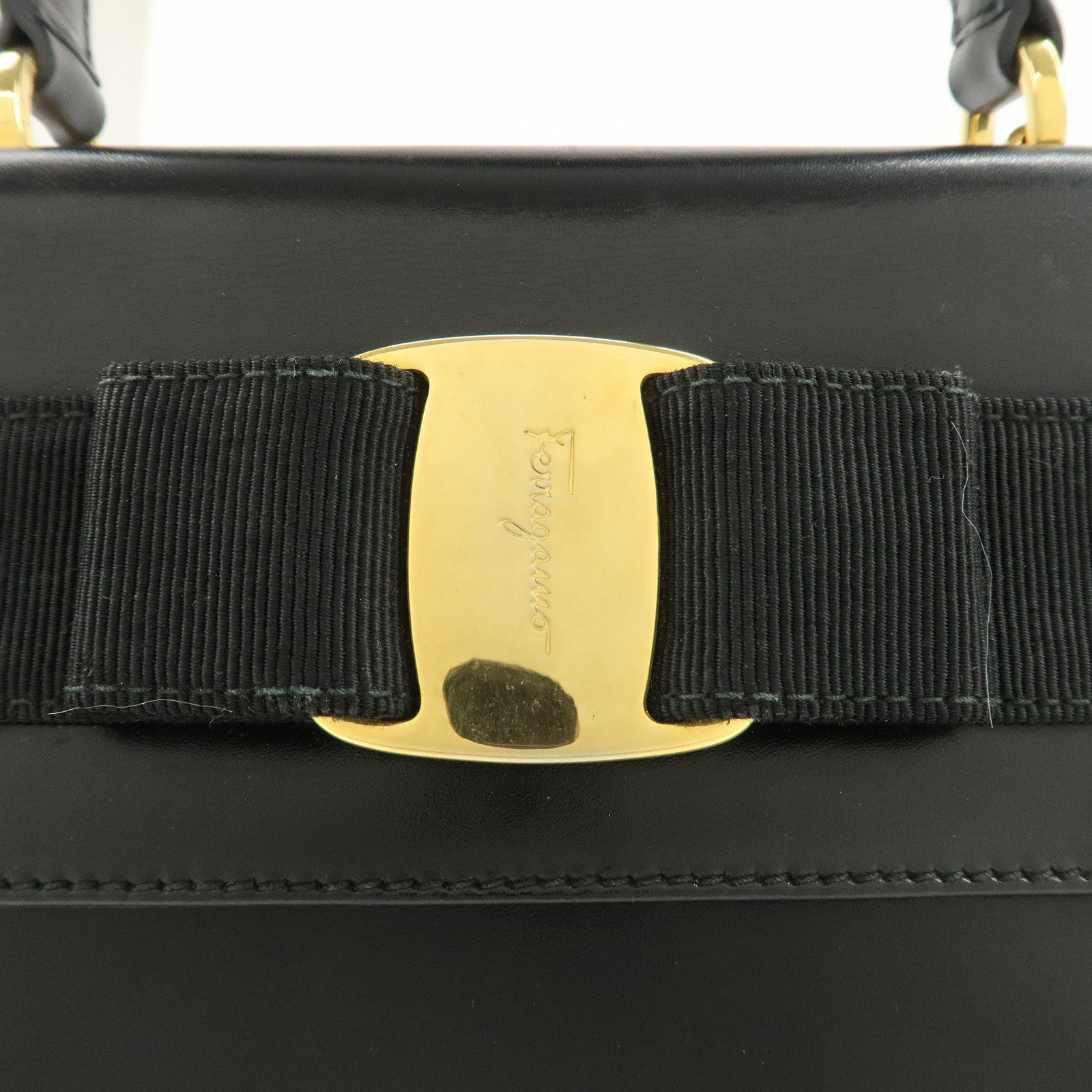 Ferragamo Vara Ribbon Leather Small Hand Bag Black