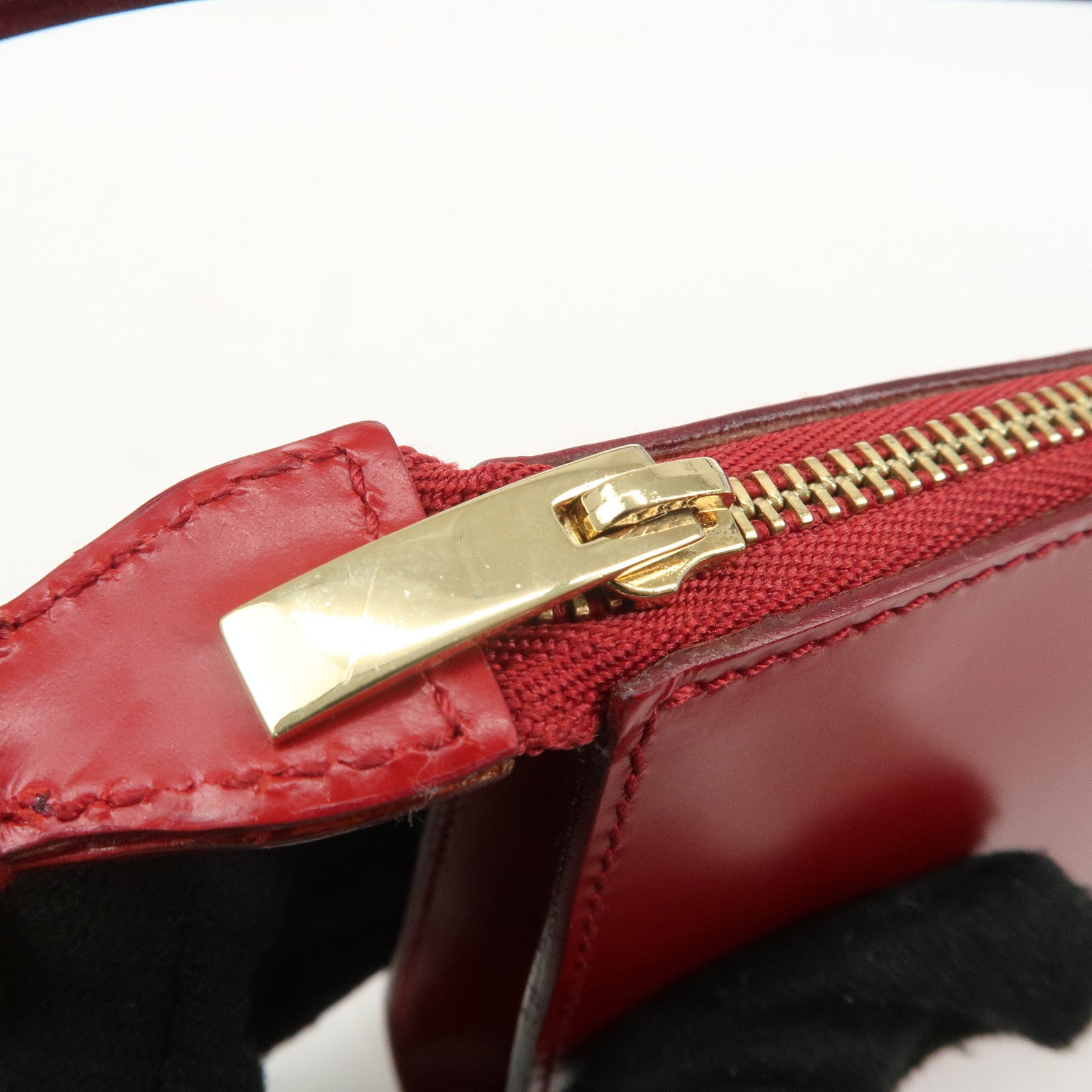 Ferragamo Gancini Leather Semi Shoulder Bag Red Used