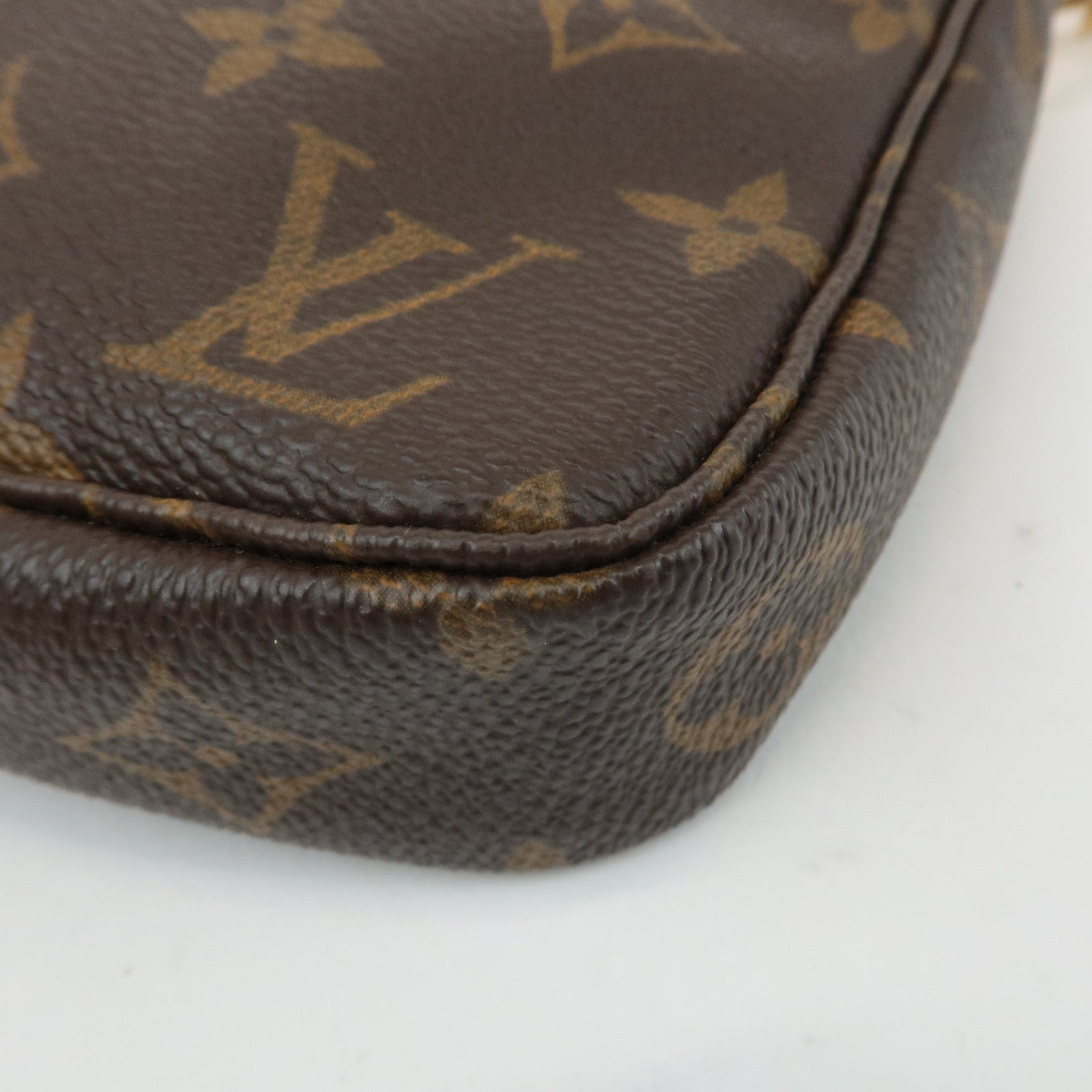 Louis Vuitton Monogram Pochette Accessoires Pouch M51980