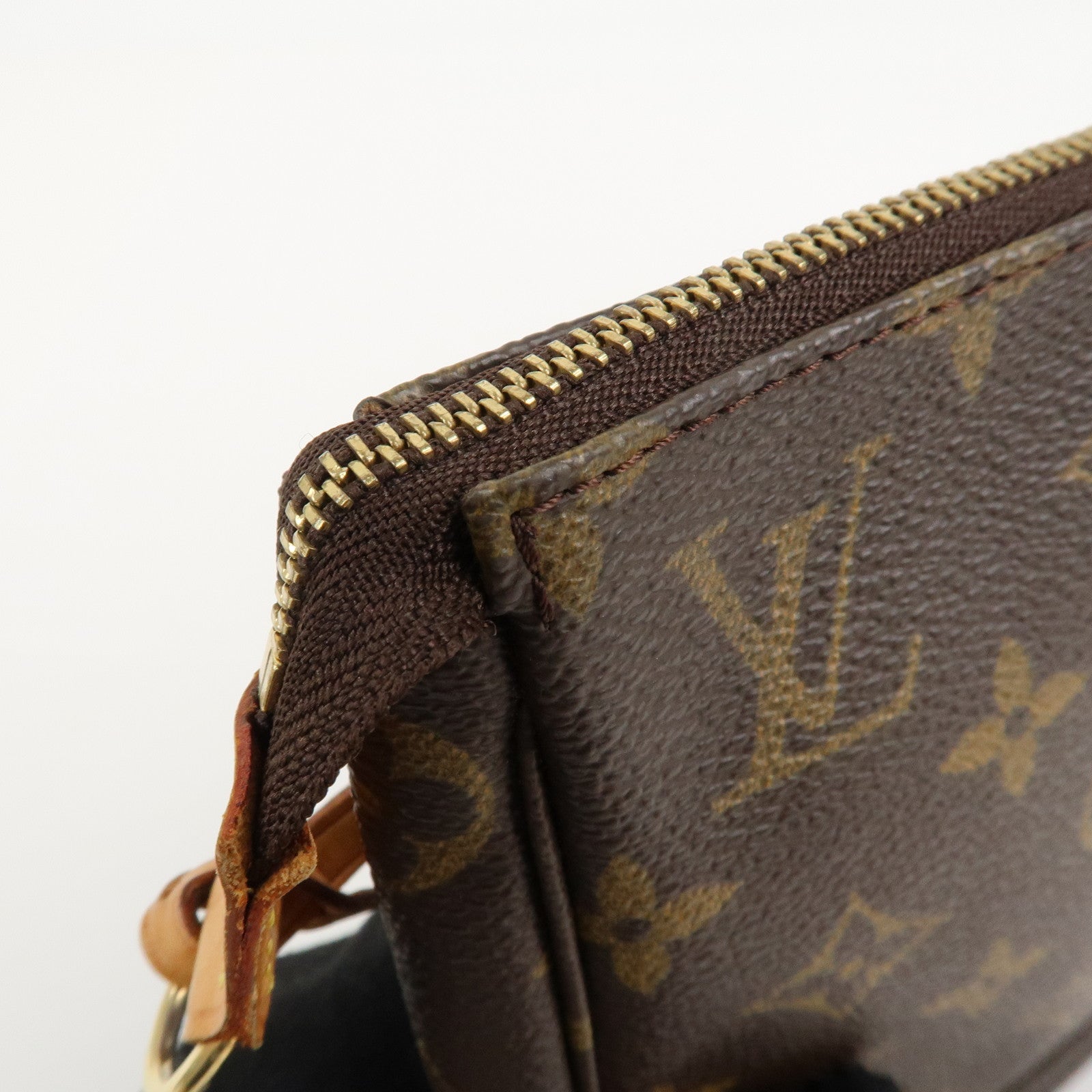 Louis Vuitton Monogram Pochette Accessoires Pouch M51980