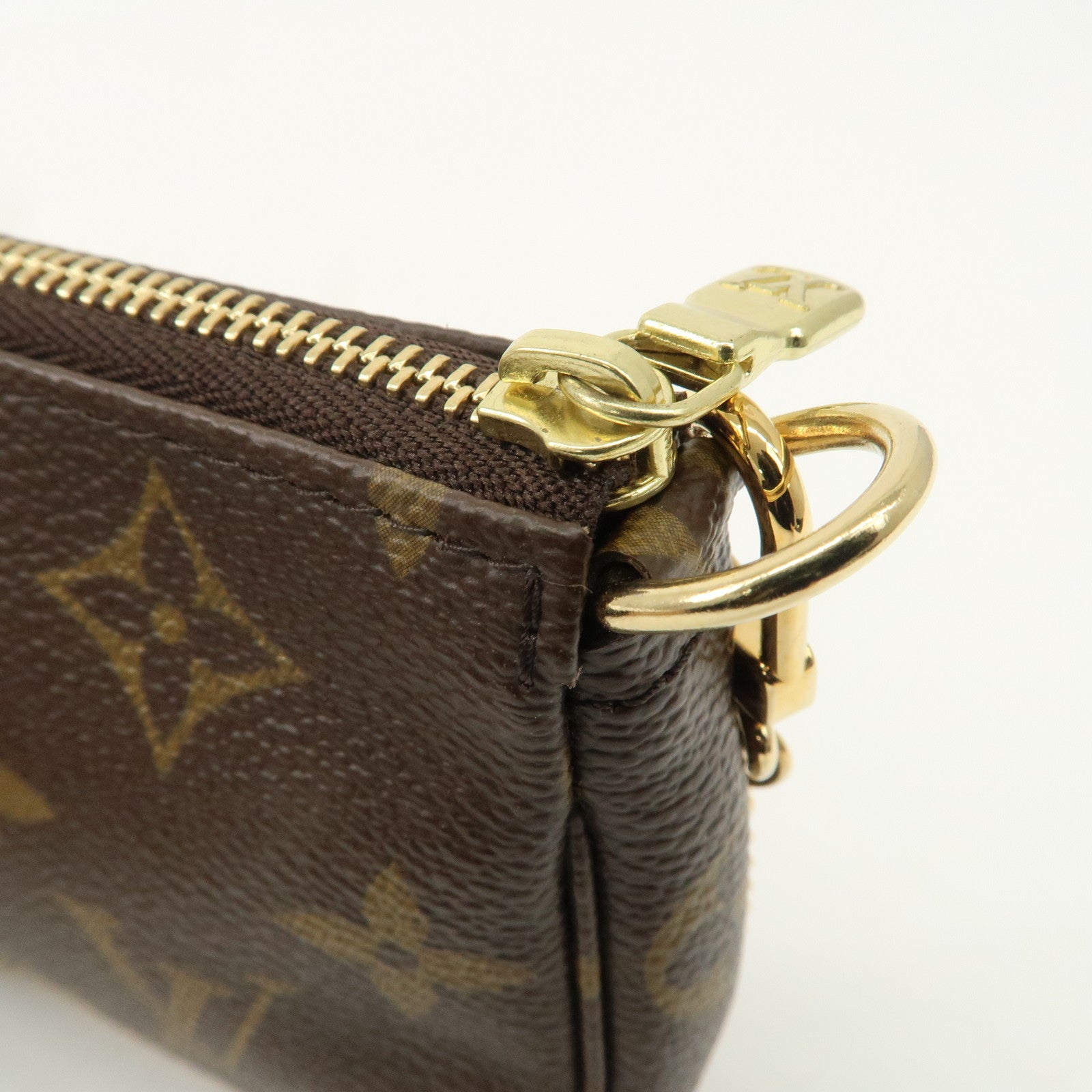 Louis Vuitton Monogram Mini Pochette Accessoires Pouch M58009