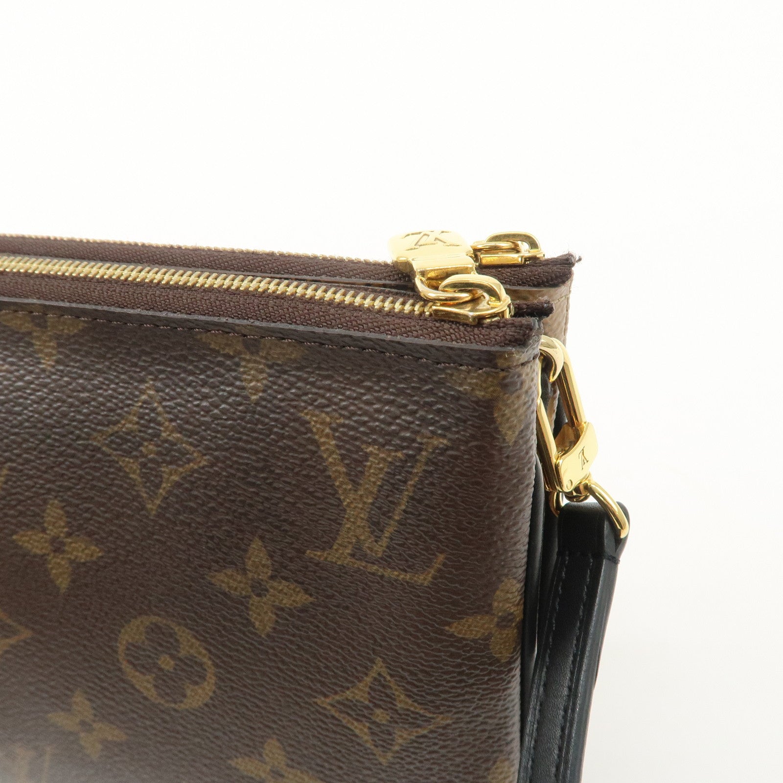 Louis Vuitton Giant Reverse Pochette Double Zip Shoulder Bag Used