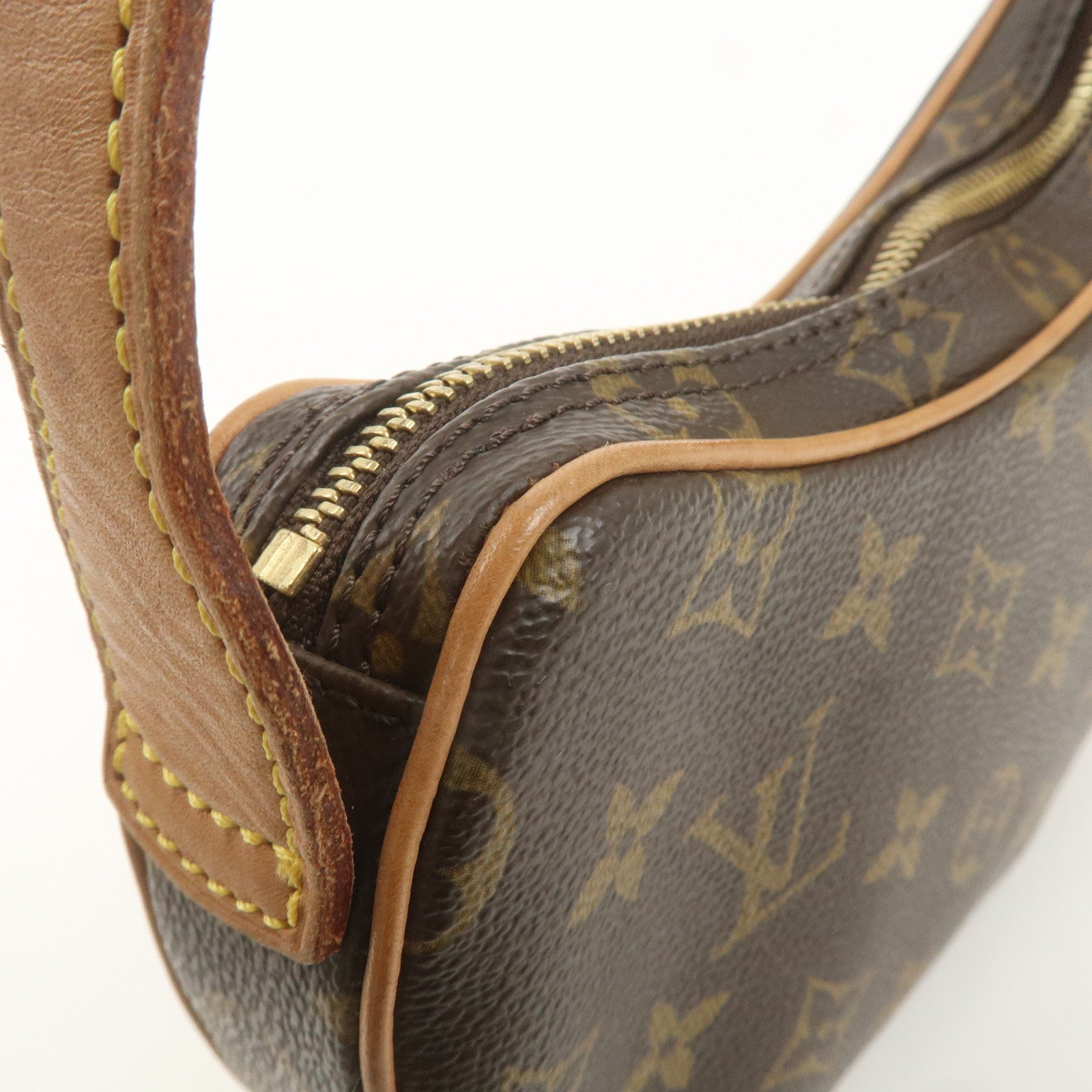 Louis Vuitton Monogram Pochette Croissant Shoulder Bag M51510