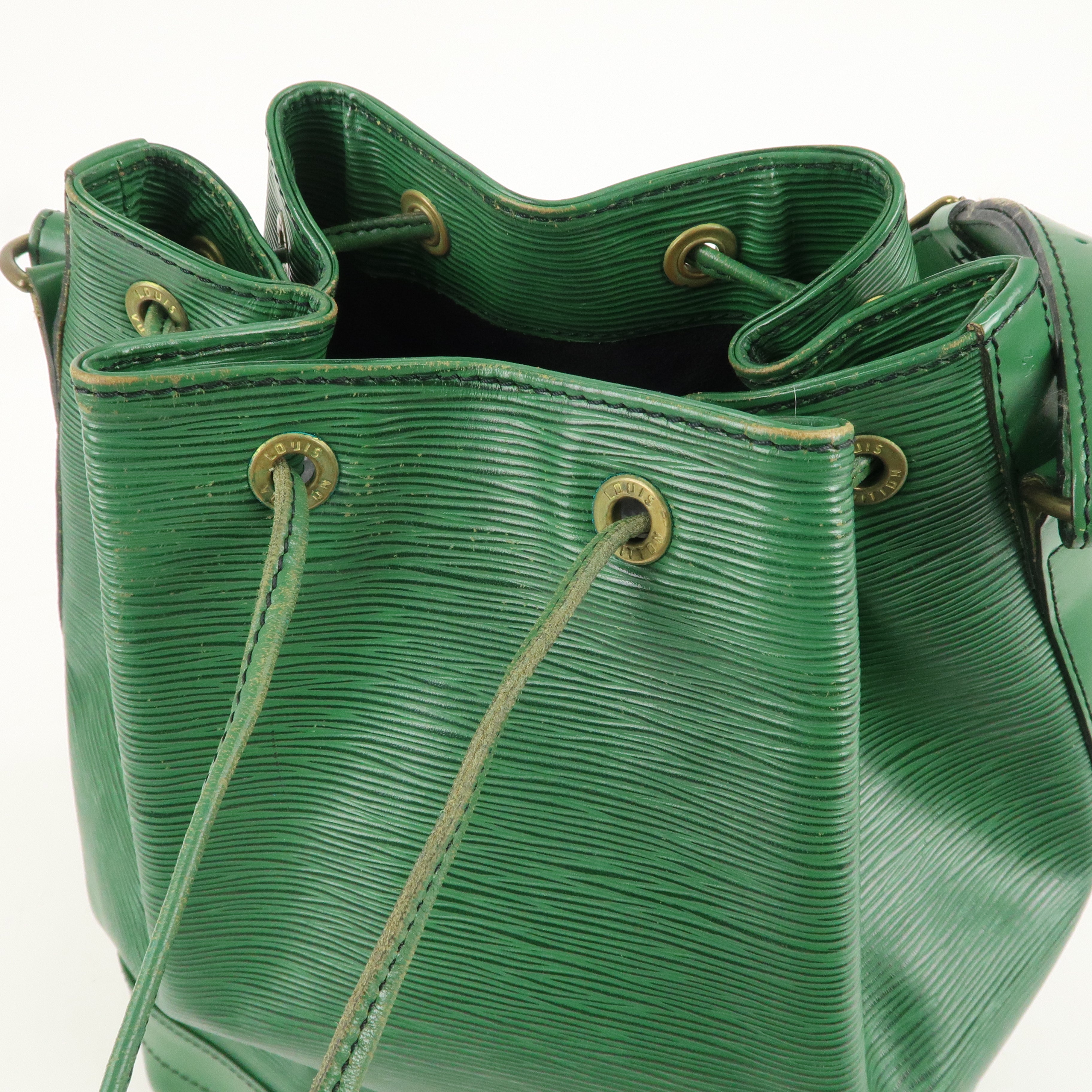 Louis Vuitton Epi Leather Noe Shoulder Bag Borneo Green M44004