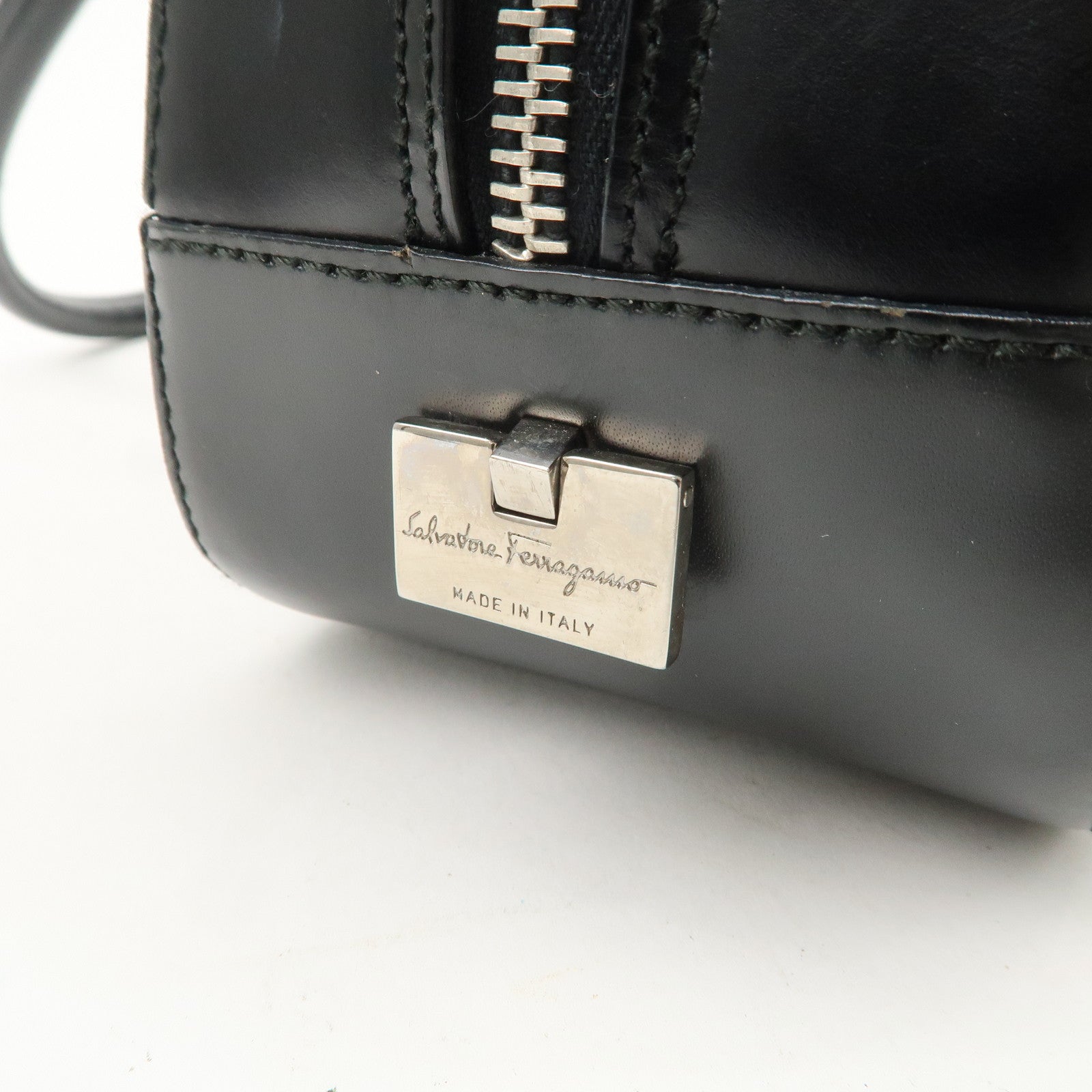 Ferragamo Gancini Shoulder Bag Hand Bag Black AB-21 1234 Used