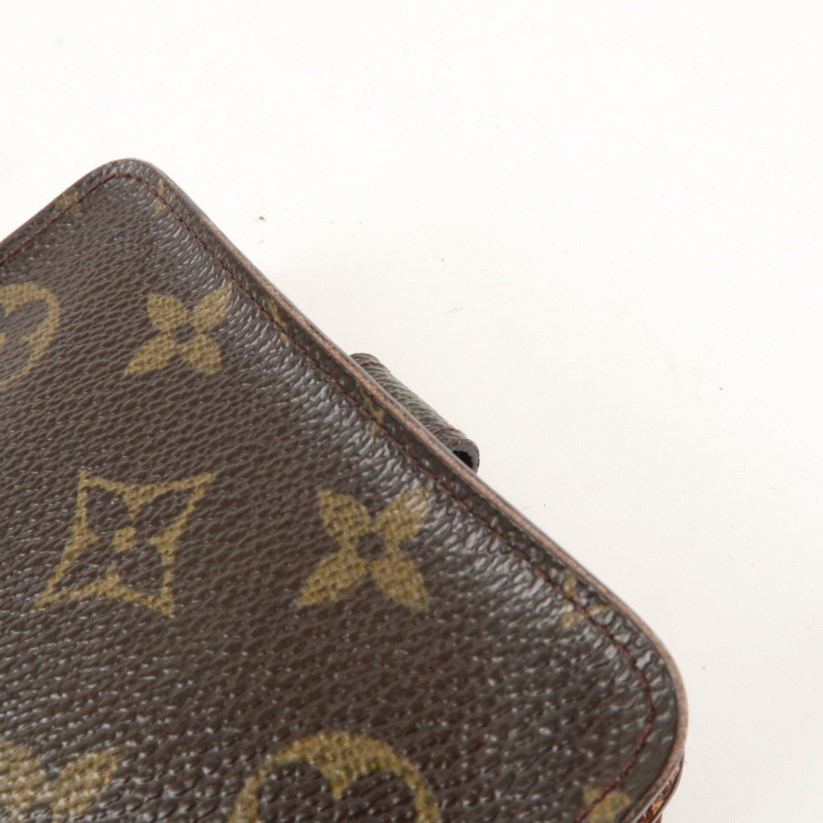 Louis Vuitton Monogram Compact Zip Small Wallet M61667