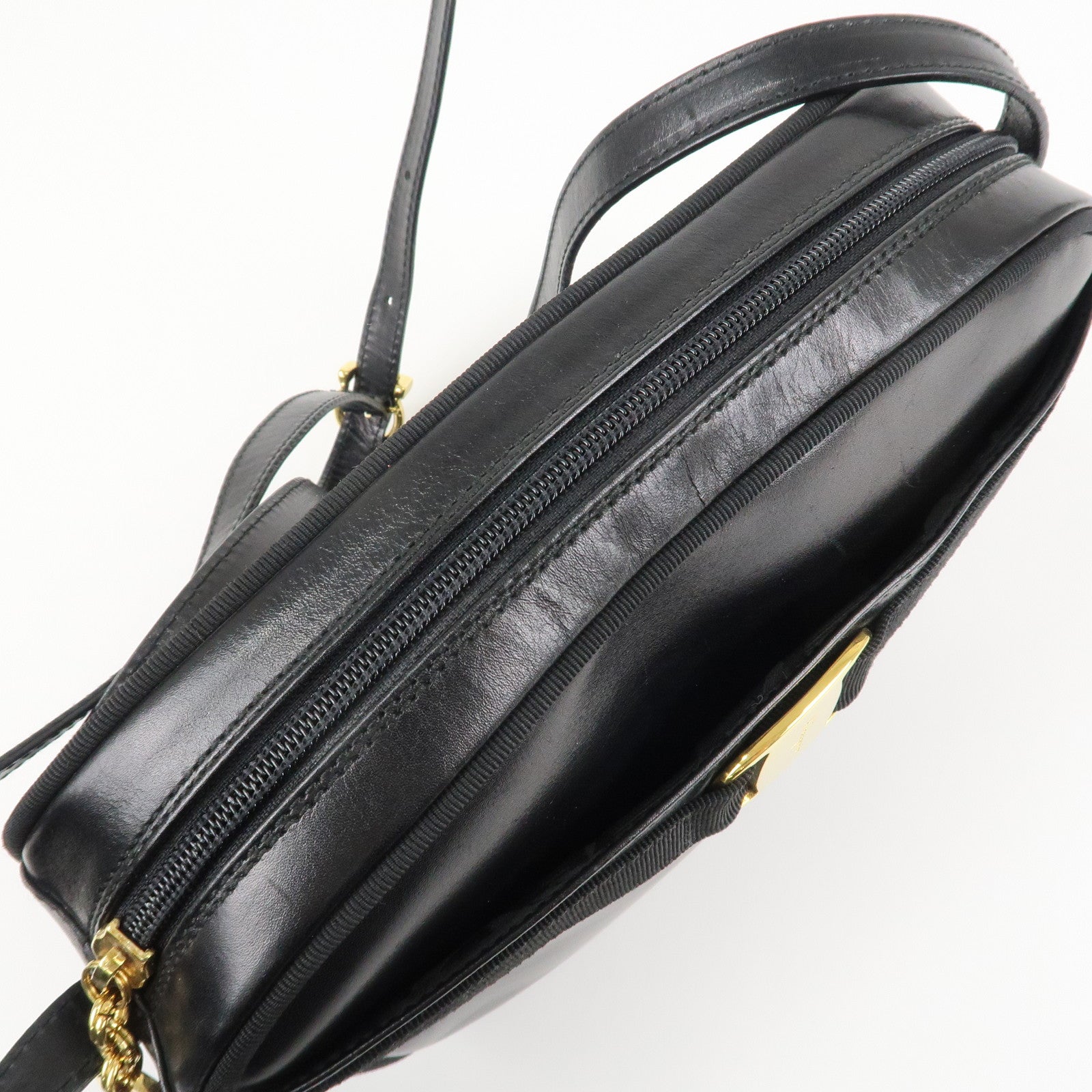 Ferragamo Vara Ribbon Leather Shoulder Bag Crossbody Bag Black Used