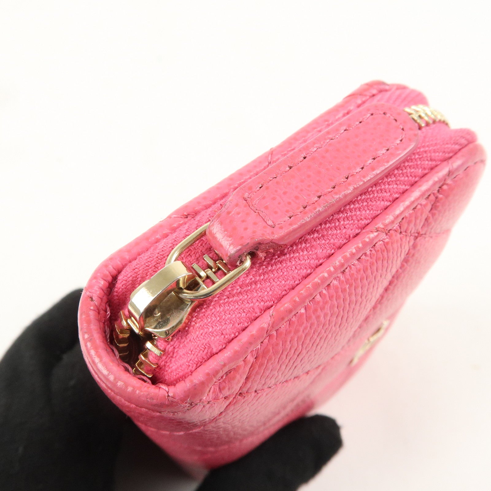 CHANEL Matelasse Caviar Skin Round Zippy Coin Case Pink A84511