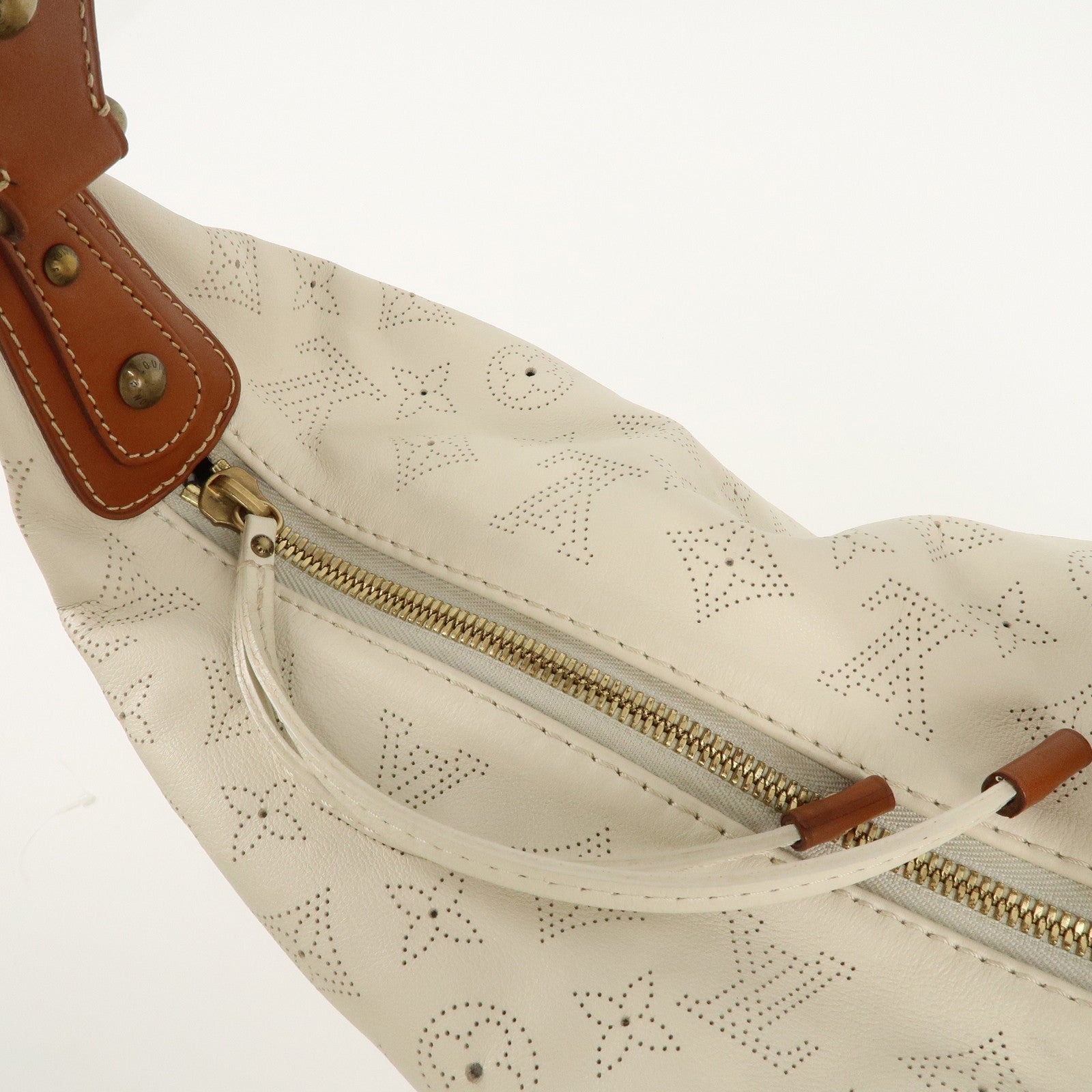 Louis Vuitton Monogram Mahina Onata GM Shoulder Bag Ivory M95460