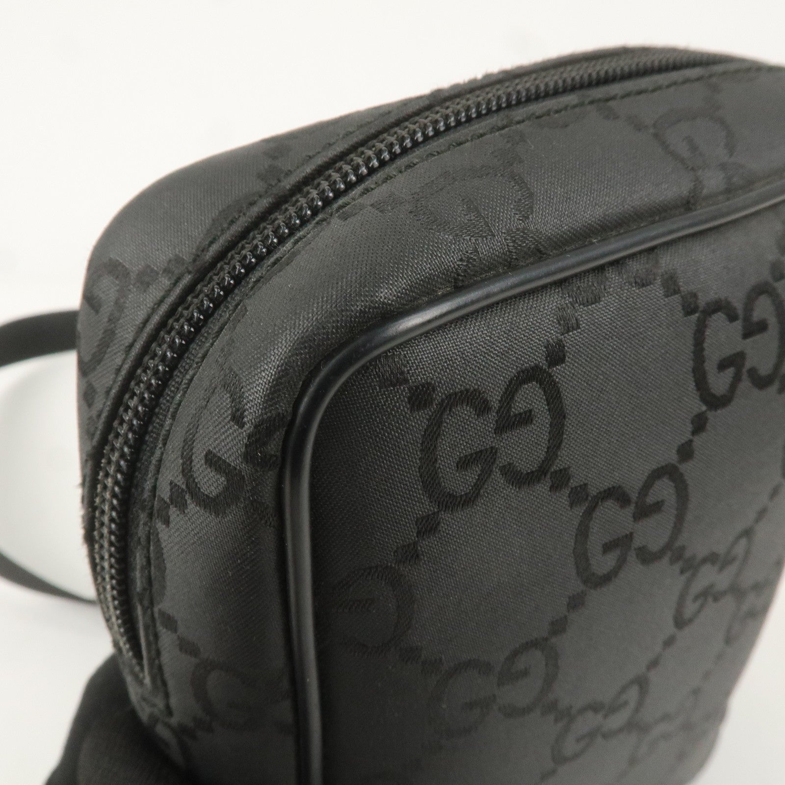 GUCCI GG Nylon Leather Shoulder Bag Crossbody Bag Black 2113