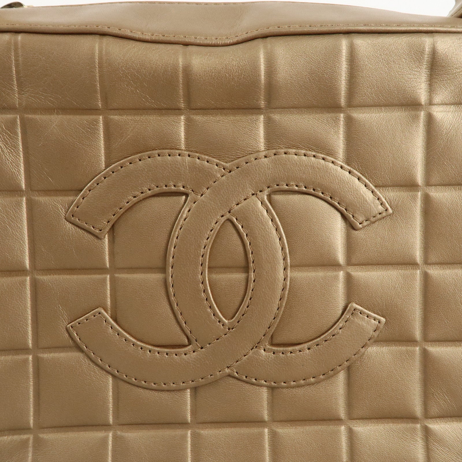 CHANEL Chocolate Bar Lamb Skin Shoulder bag Gold