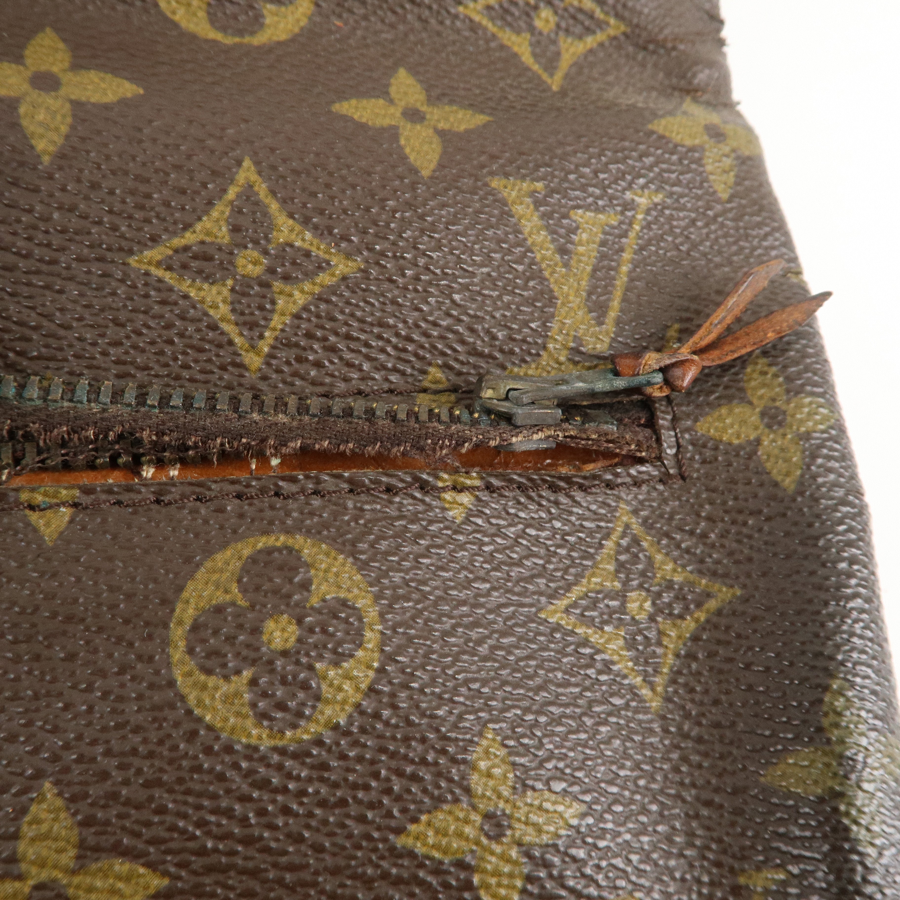 Louis Vuitton Monogram Pochette Pliante Clutch Bag M51805