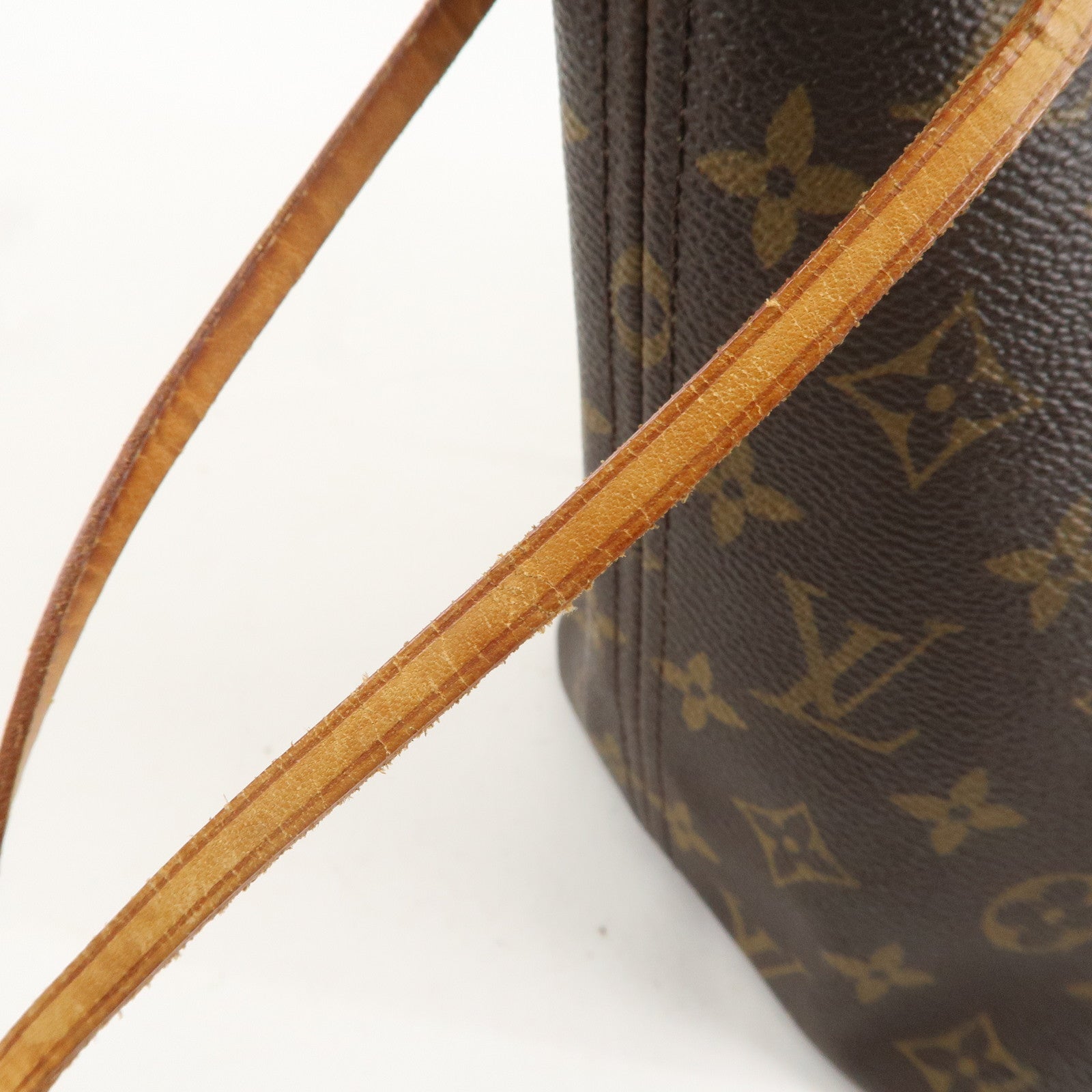 Louis Vuitton Monogram Neverfull MM Tote Bag Brown M40156