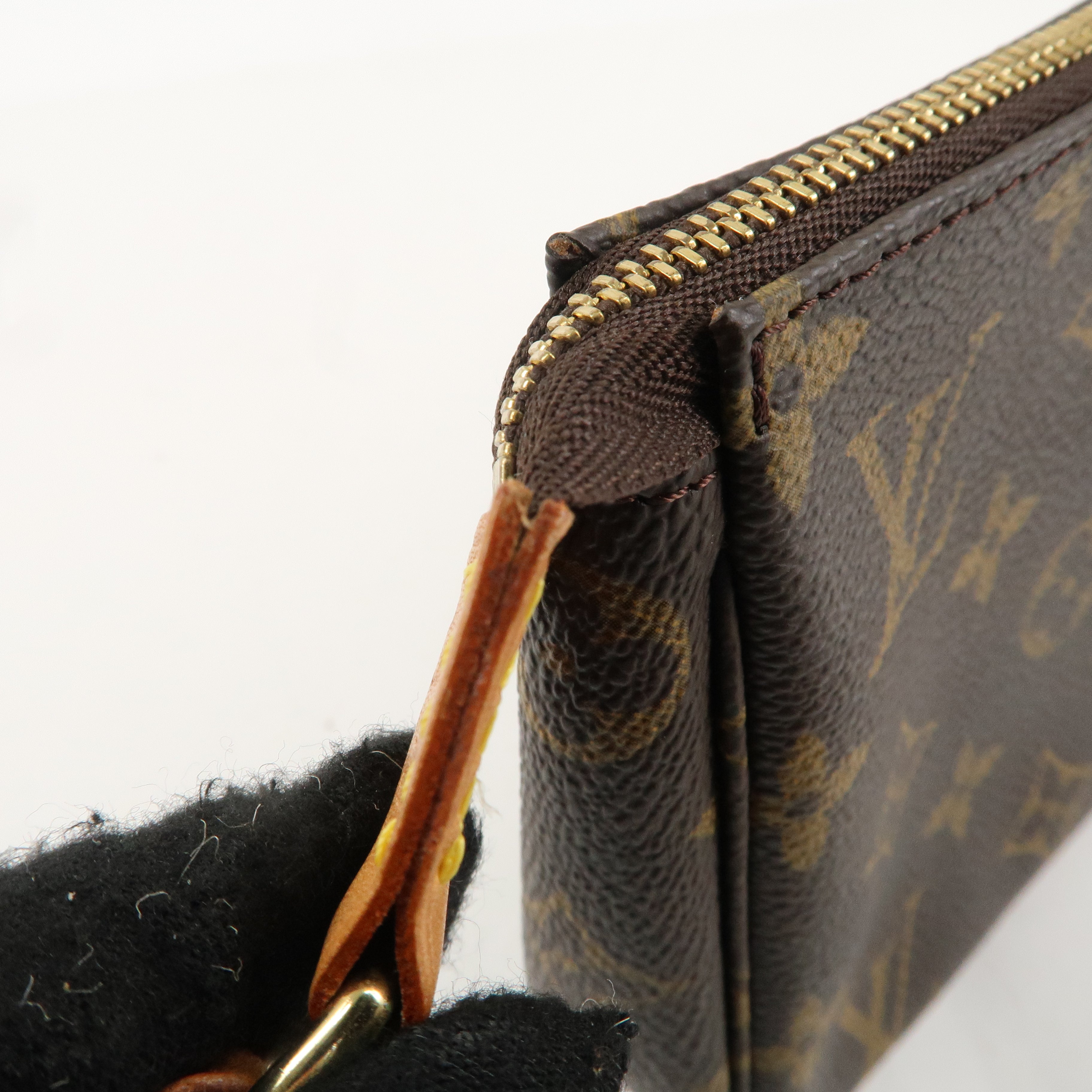 Louis Vuitton Monogram Pochette Accessoires Pouch M51980