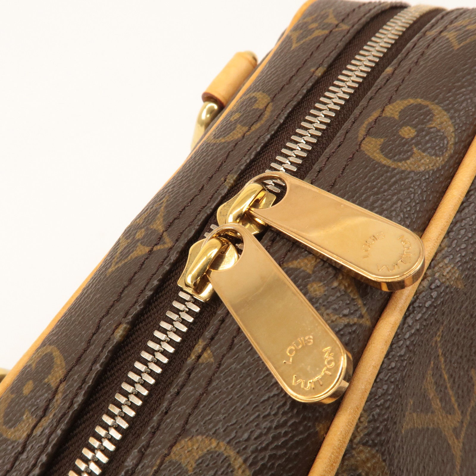 Louis Vuitton Monogram Manhattan PM Hand Bag Brown M40026