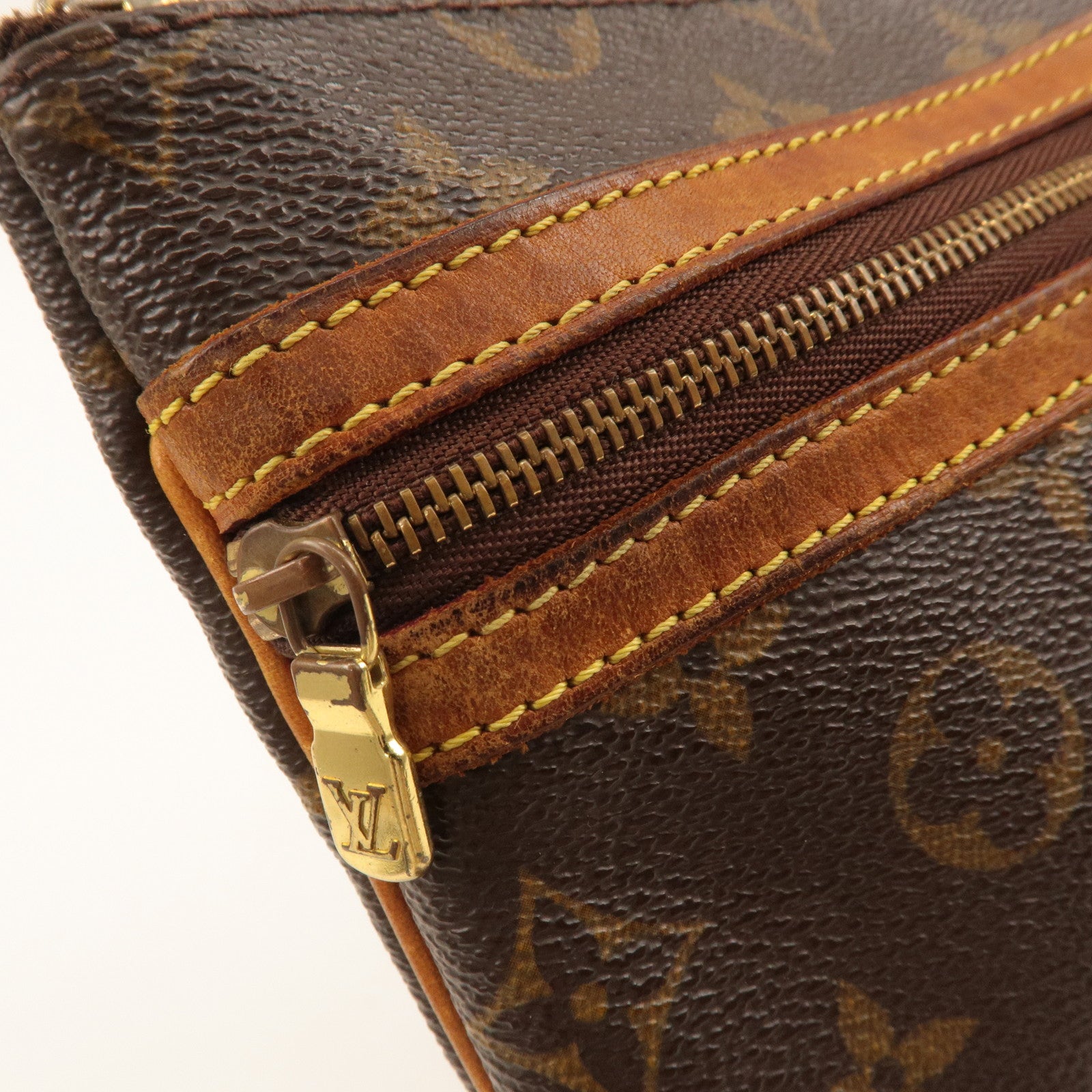 Louis Vuitton Monogram Pochette Bosphore Shoulder Bag M40044