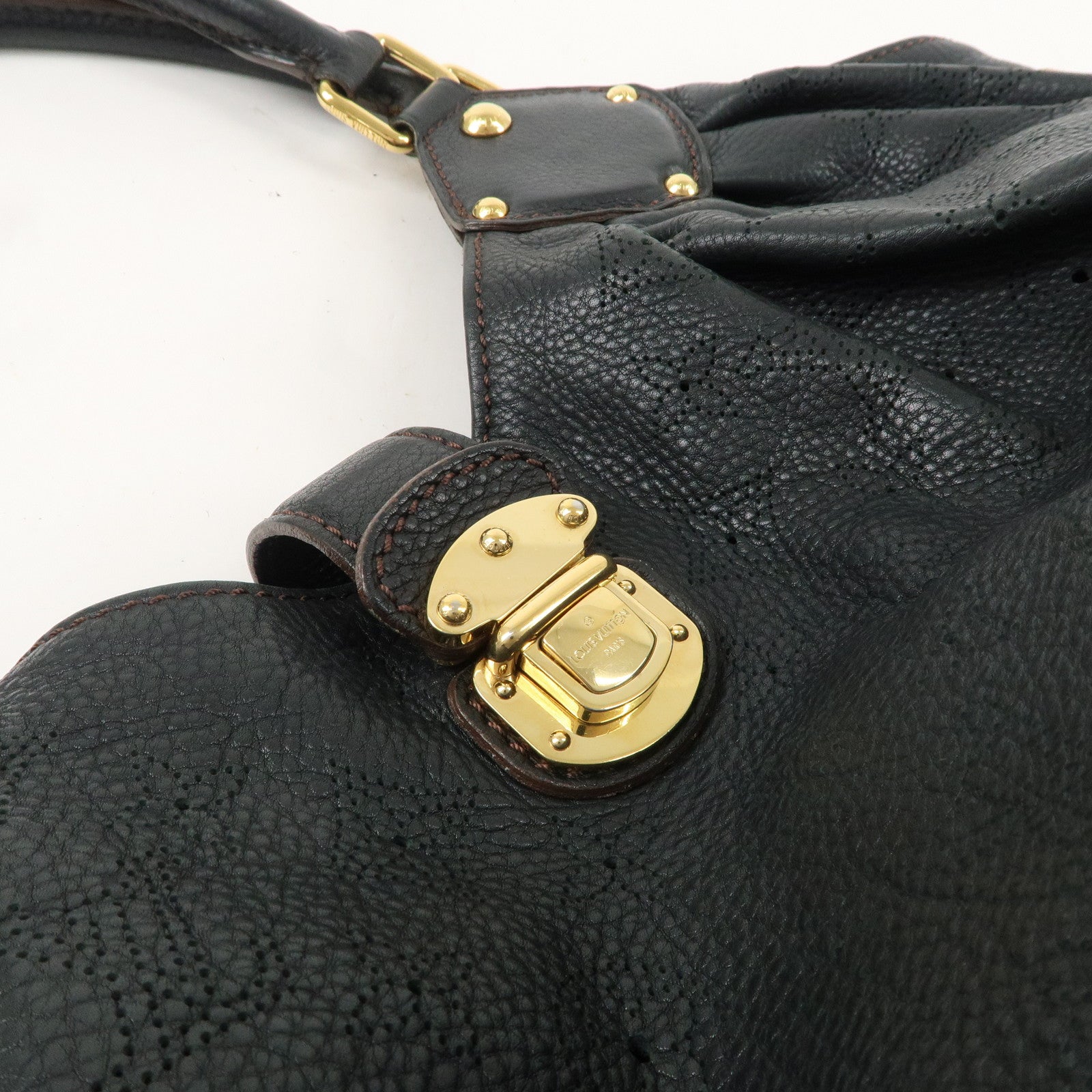 Louis Vuitton Monogram Mahina Size L Shoulder Bag Noir M95765