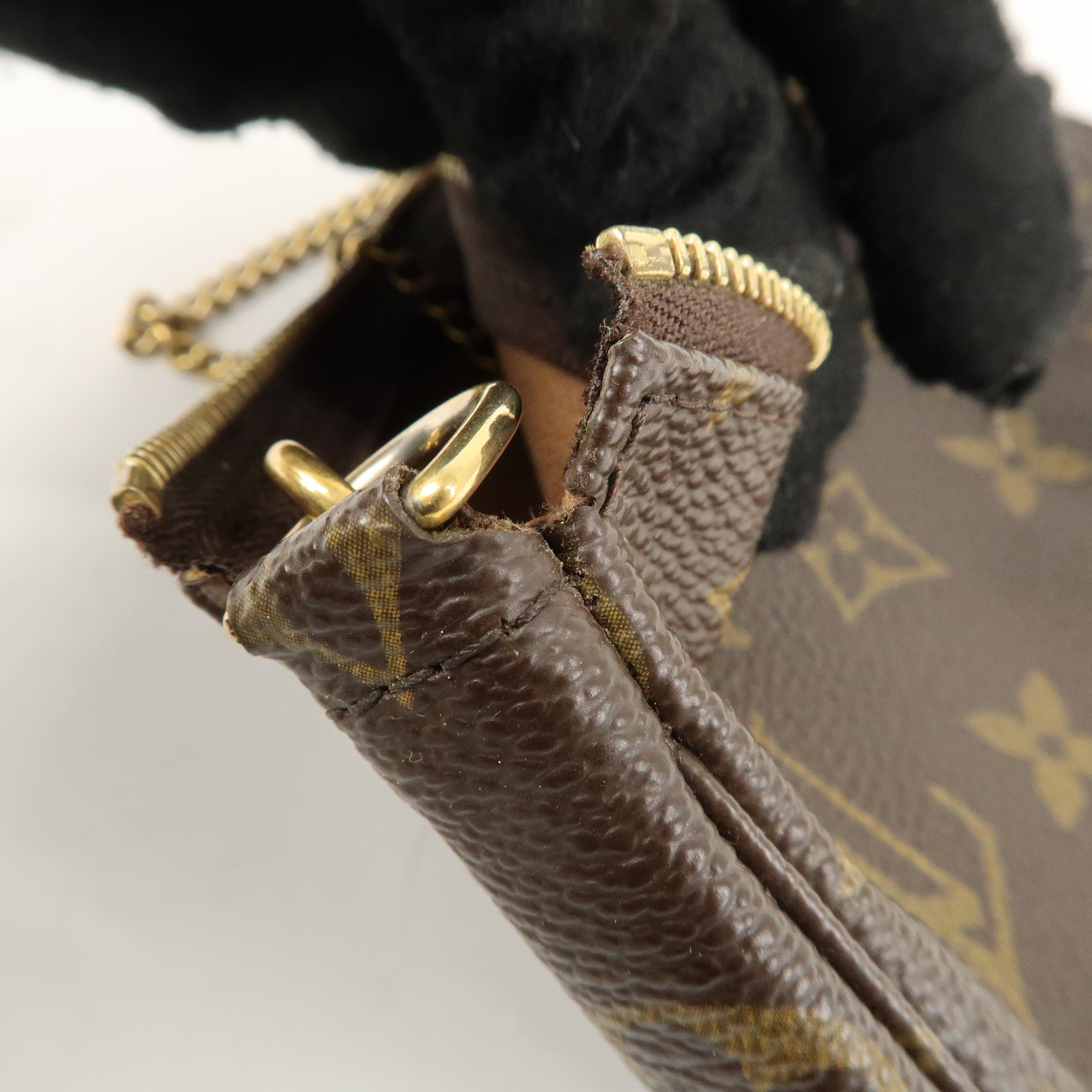 Louis Vuitton Monogram Mini Pochette Accessoires Pouch M58009