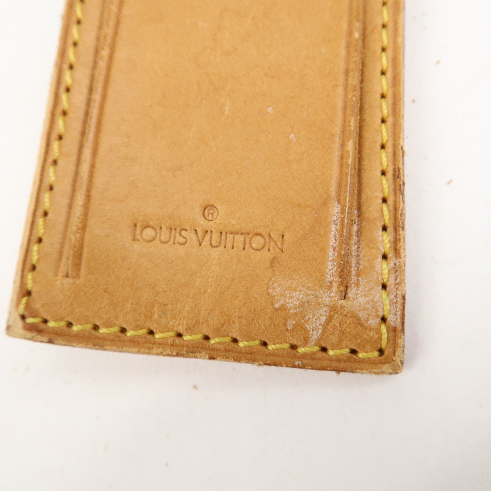 Louis Vuitton Set of 10 Leather Name Tag 
Poignet Natural Used