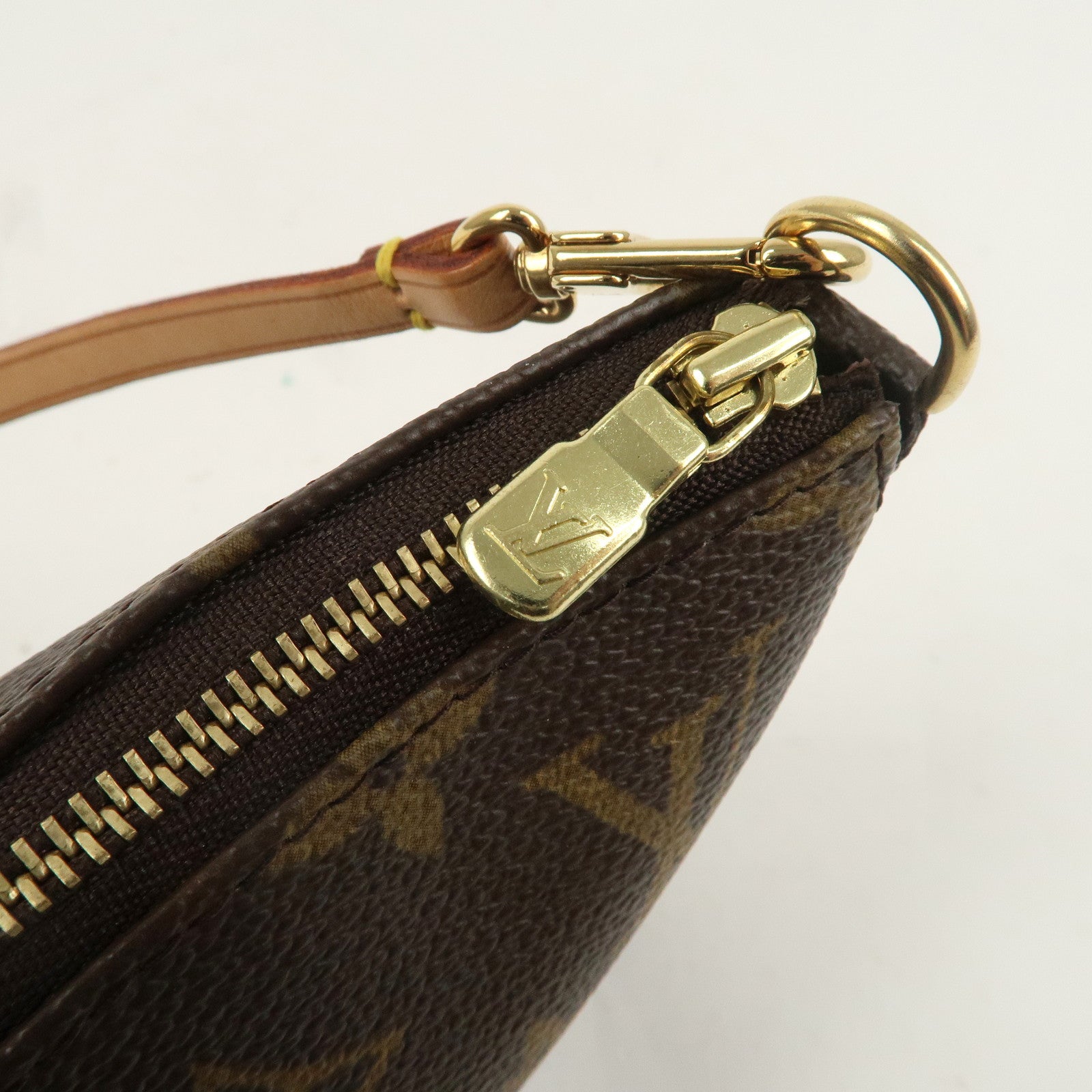 Louis Vuitton Monogram Pochette Accessoires Pouch M51980