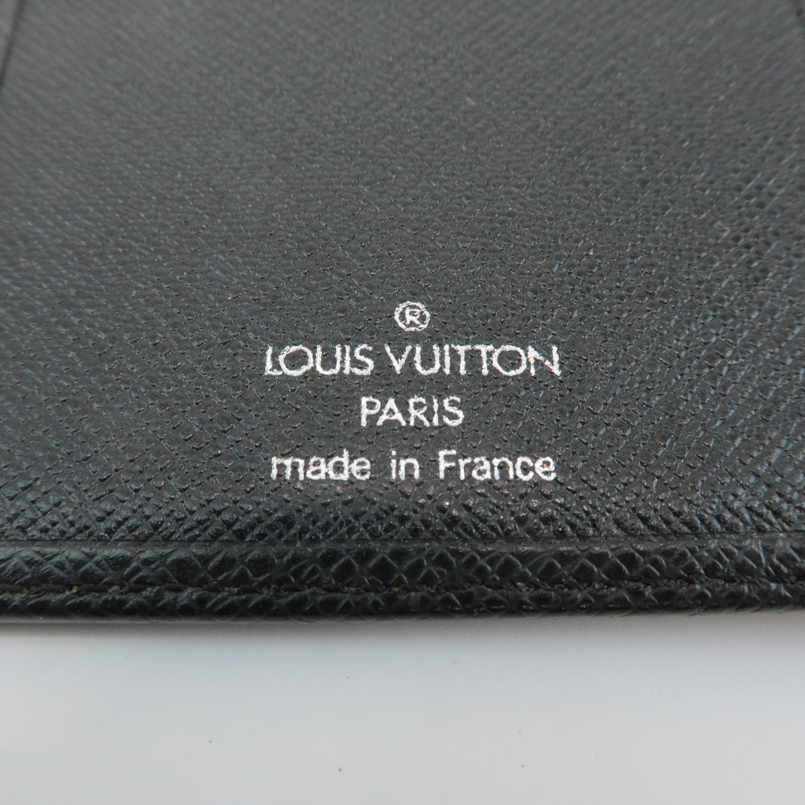 Louis Vuitton Taiga Porto Valeur Carte Credit Wallet M30392