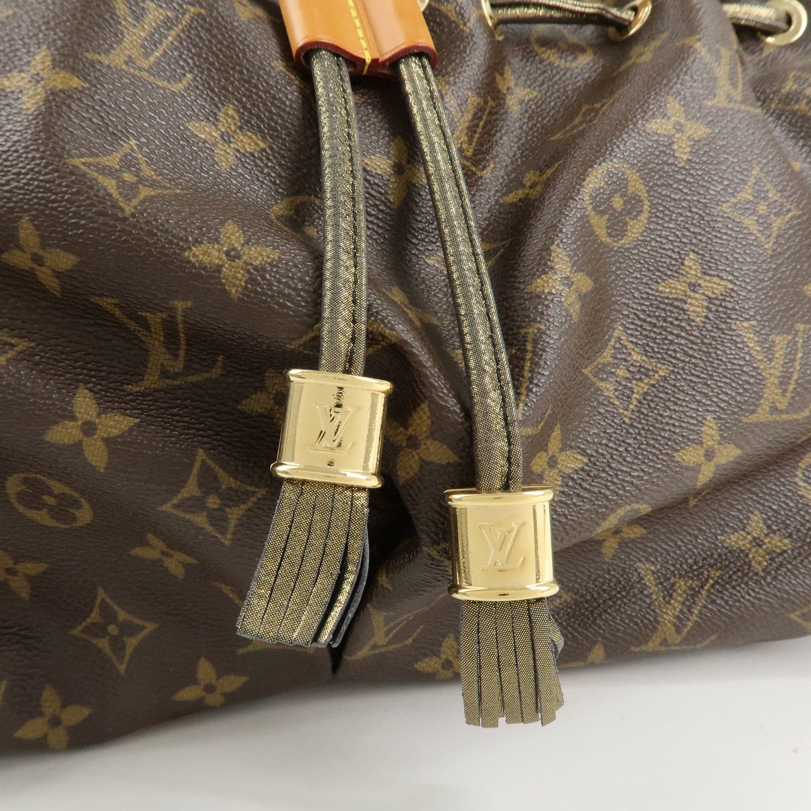 Louis Vuitton Monogram Irene 2009 Pre-Fall Collection M47927