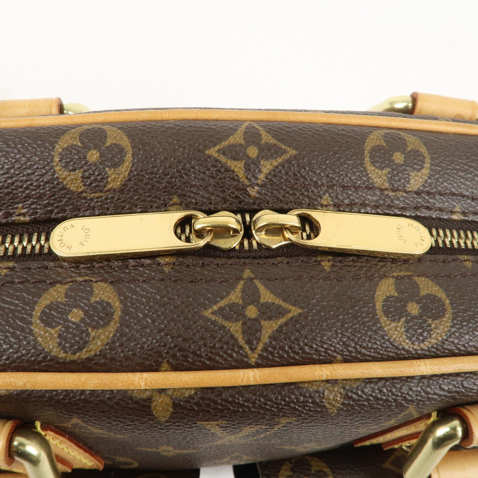 Louis Vuitton Monogram Manhattan PM Hand Bag Brown M40026