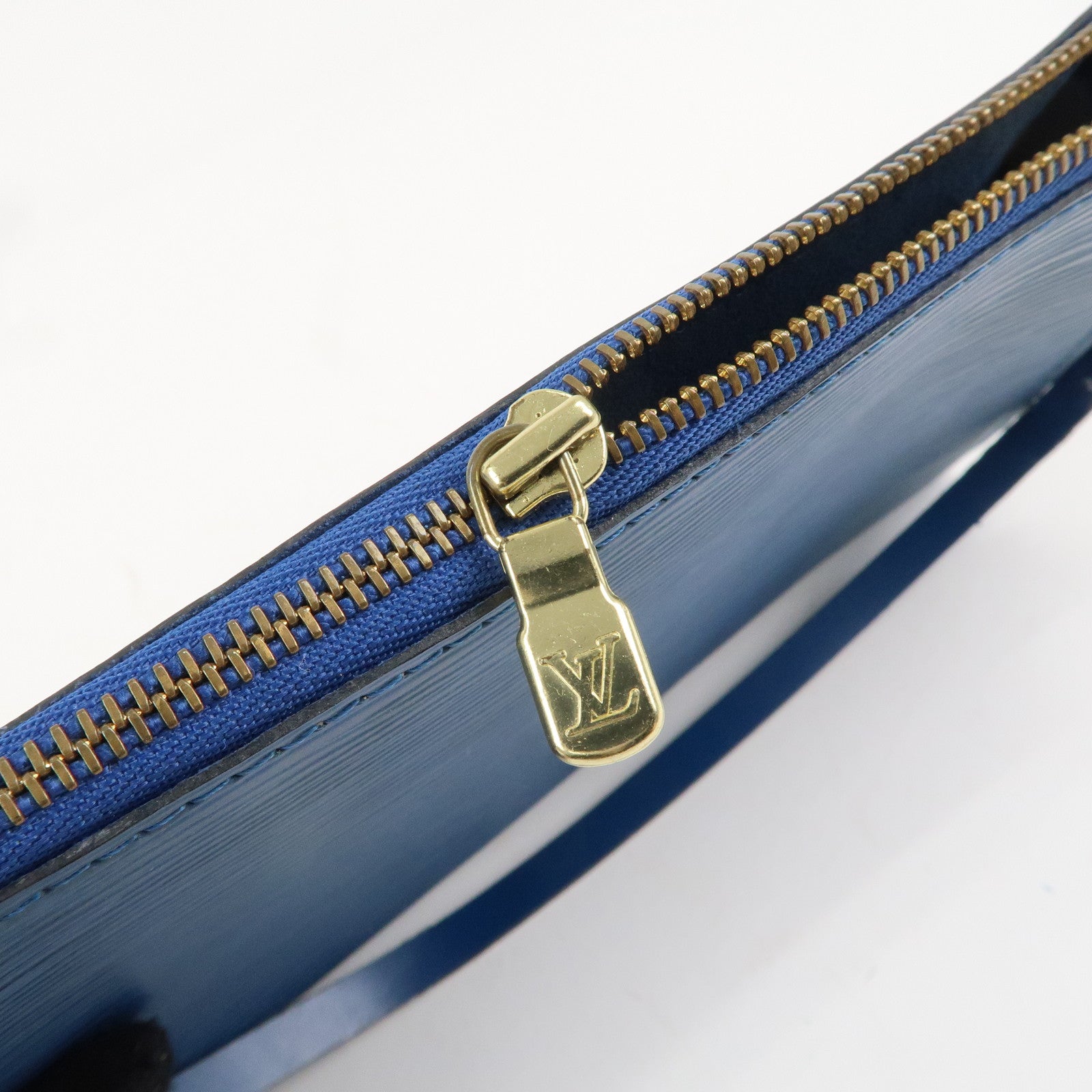 Louis Vuitton Epi Pochette Accessoires Hand Bag Toledo Blue M52947