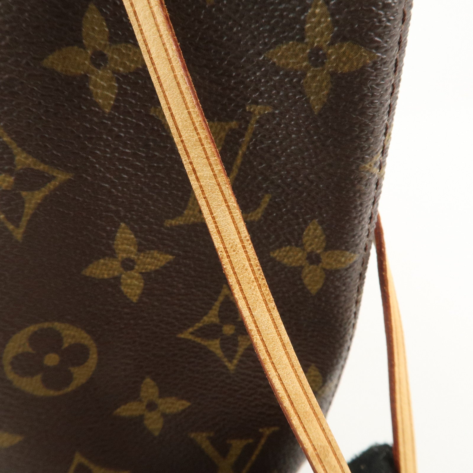 Louis Vuitton Monogram Neverfull MM Tote Bag Brown M40156