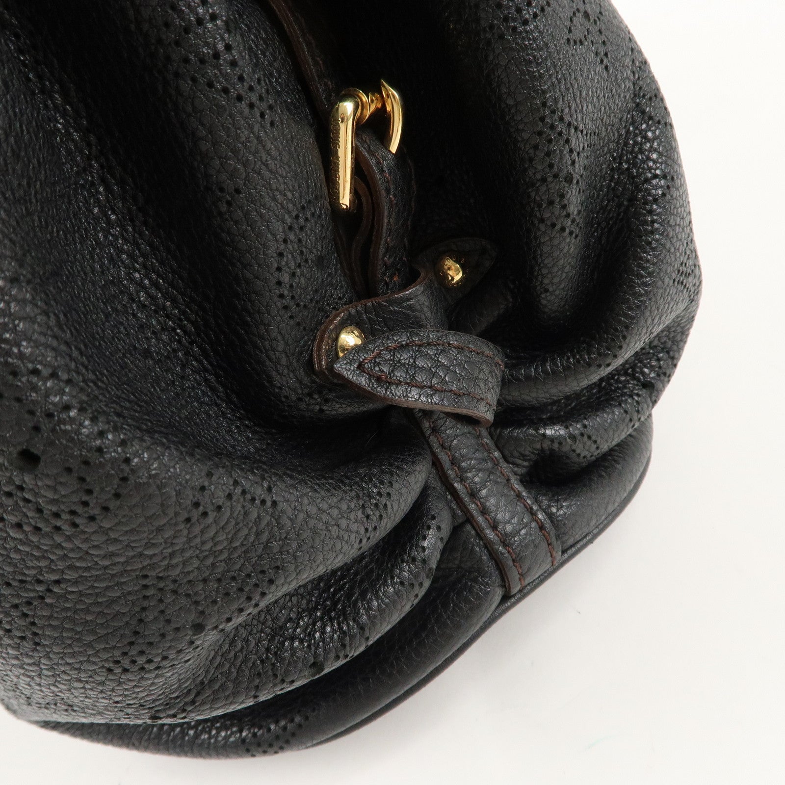 Louis Vuitton Monogram Mahina Size L Shoulder Bag Noir M95765