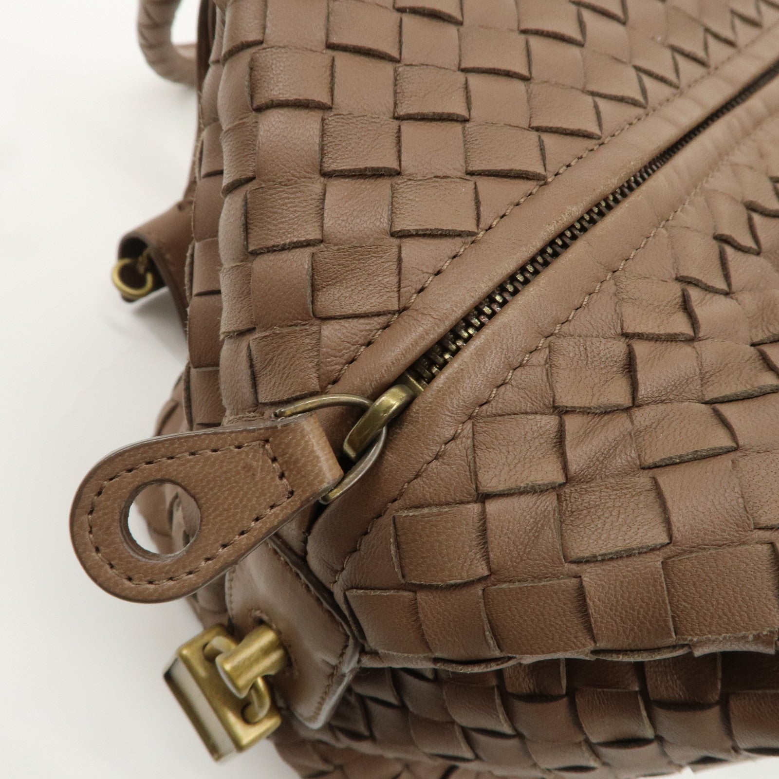 BOTTEGA VENETA Intrecciato Leather Montaigne Boston Bag Brown 173398